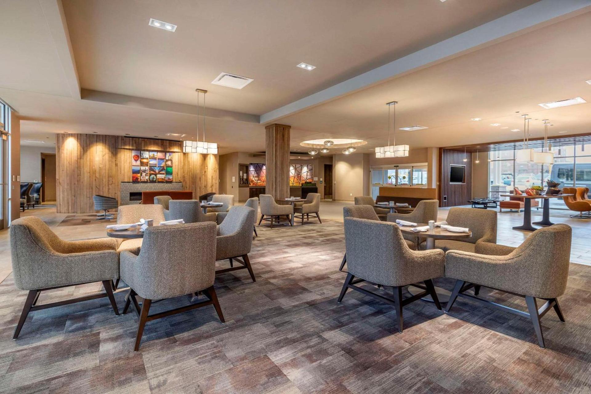 Cambria Hotel Omaha Downtown photo 33