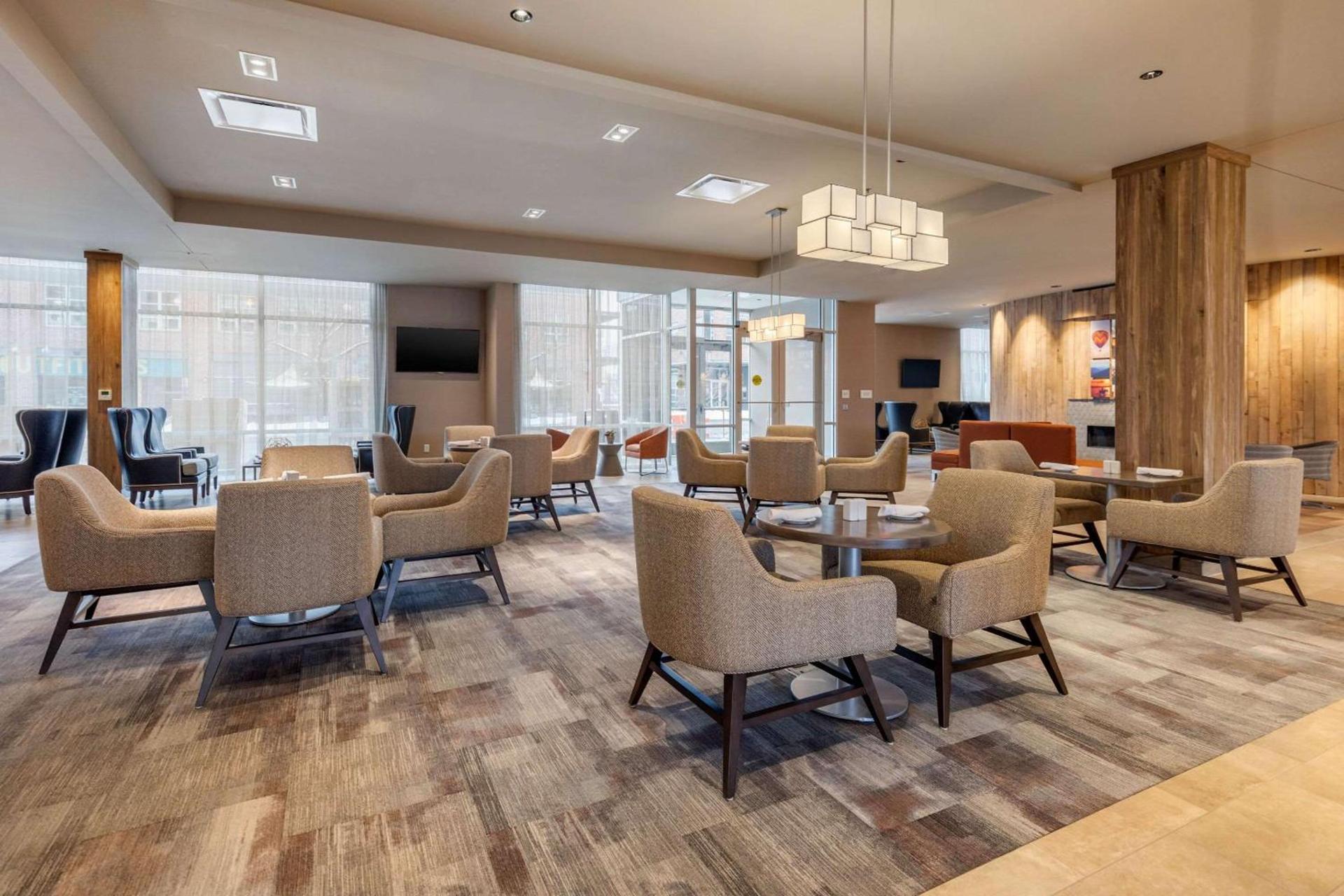Cambria Hotel Omaha Downtown photo 34