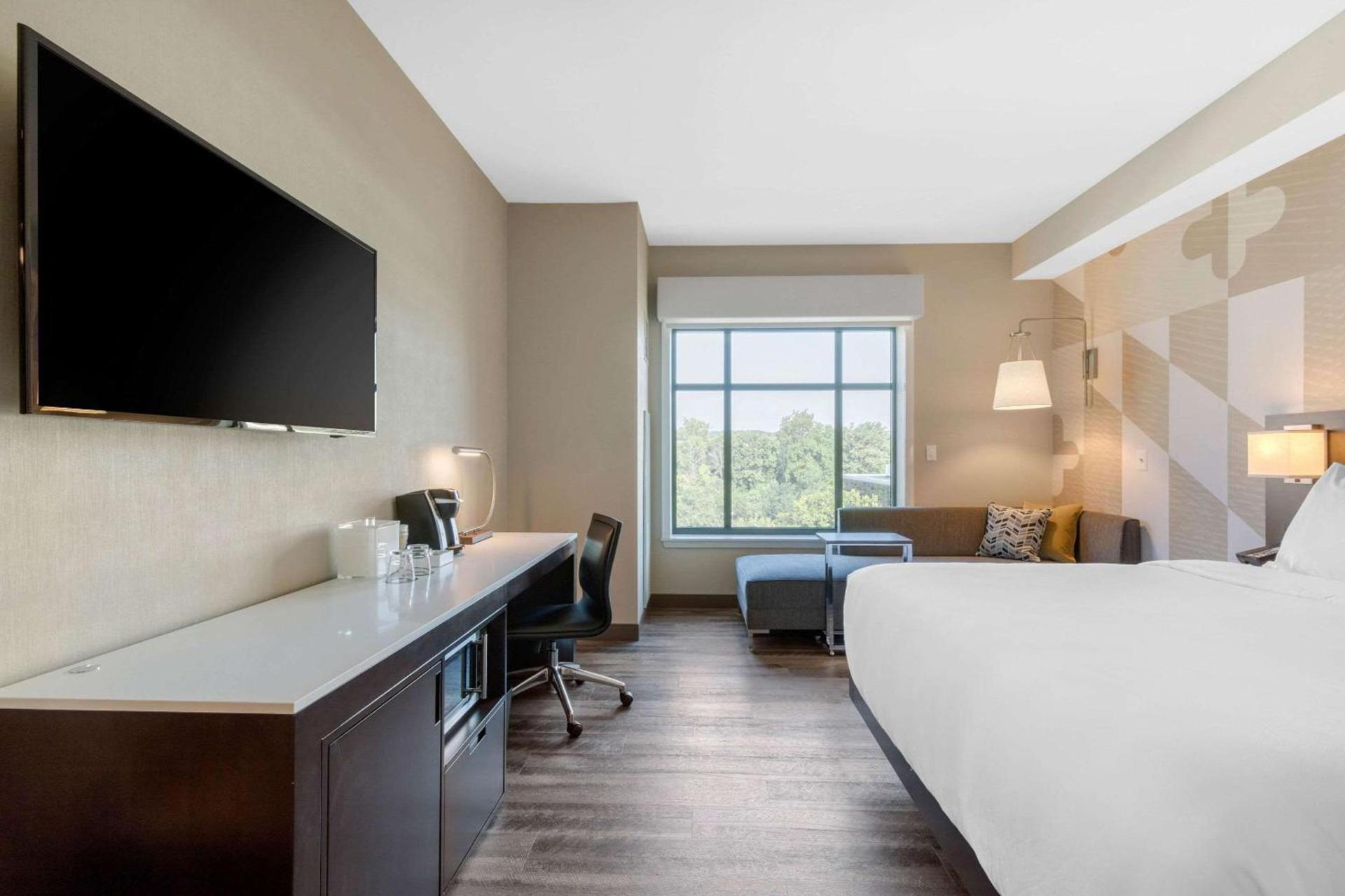 Cambria Hotel College Park photo 11