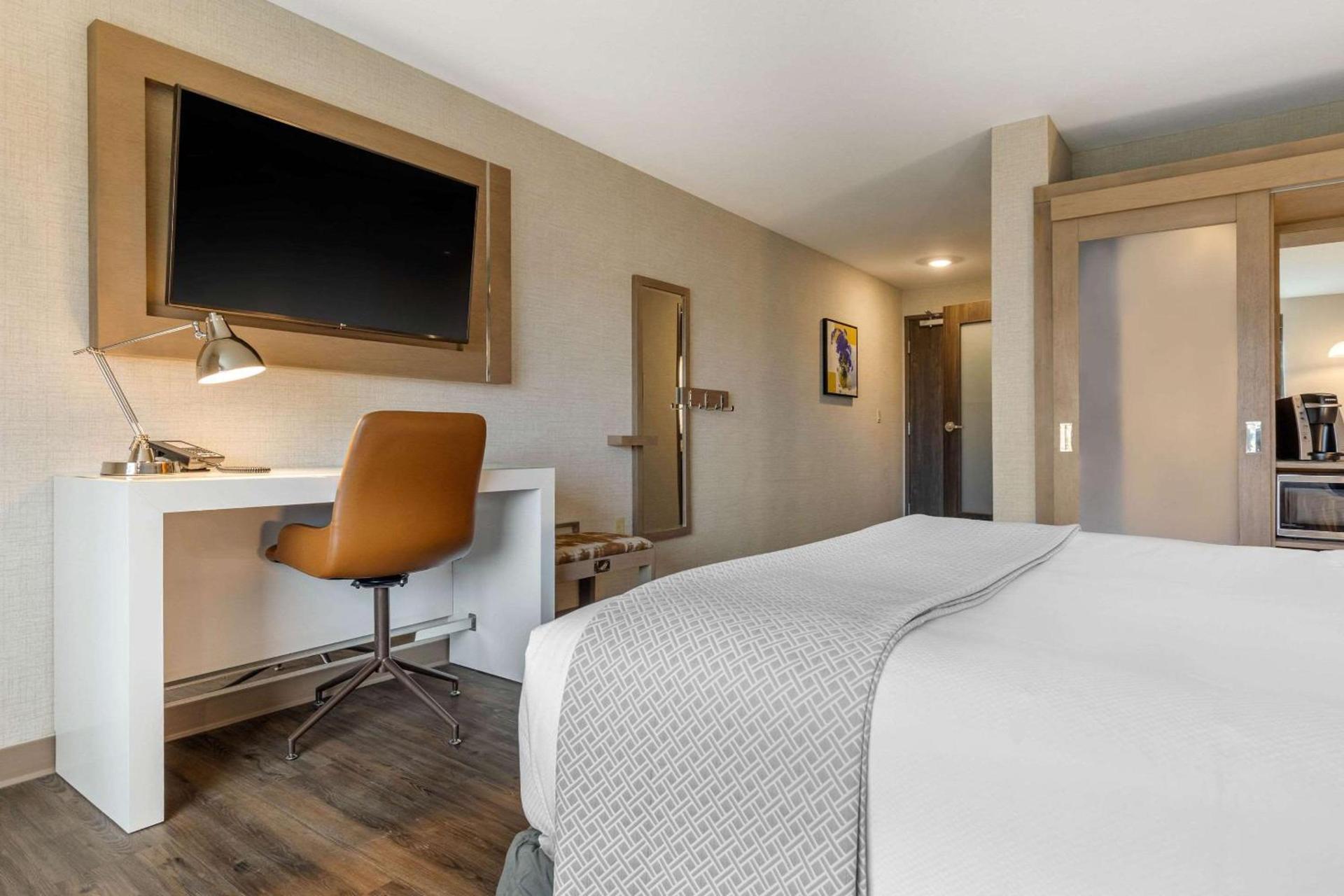 Cambria Hotel Milwaukee Downtown photo 11