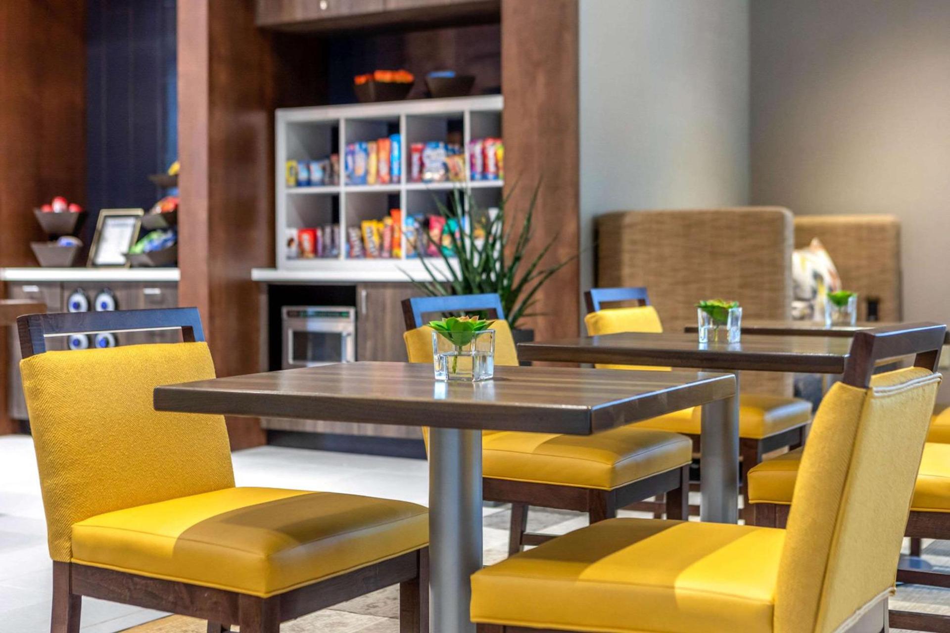 Cambria Hotel Milwaukee Downtown photo 42