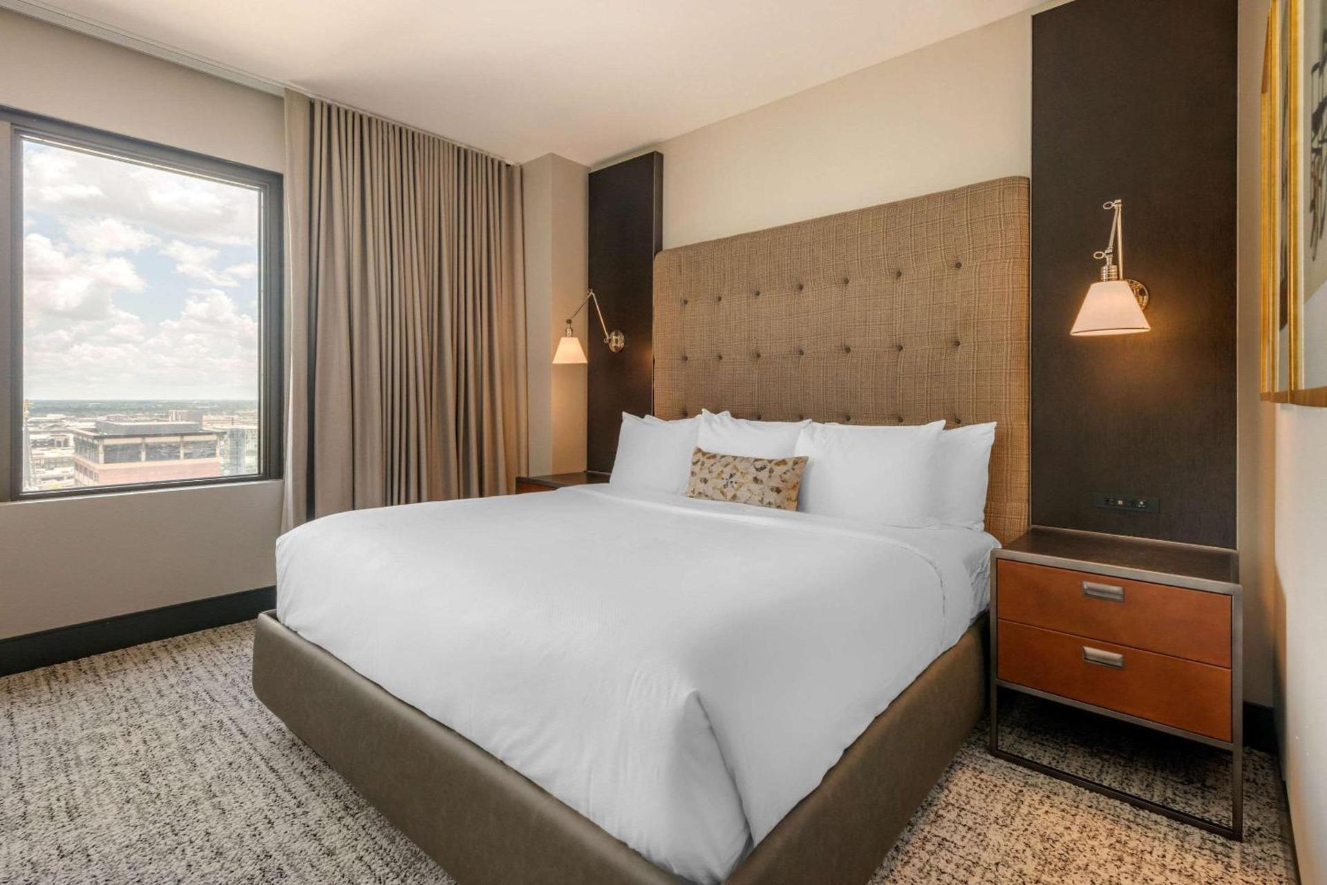 Cambria Hotel Houston Downtown Convention Center photo 21