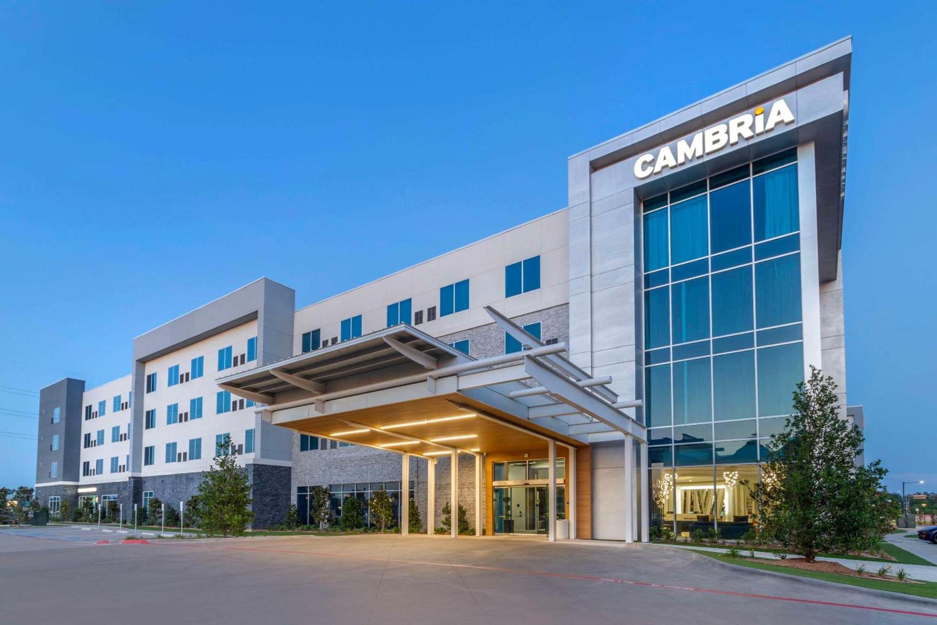 Cambria Hotel Waco University Riverfront photo 2