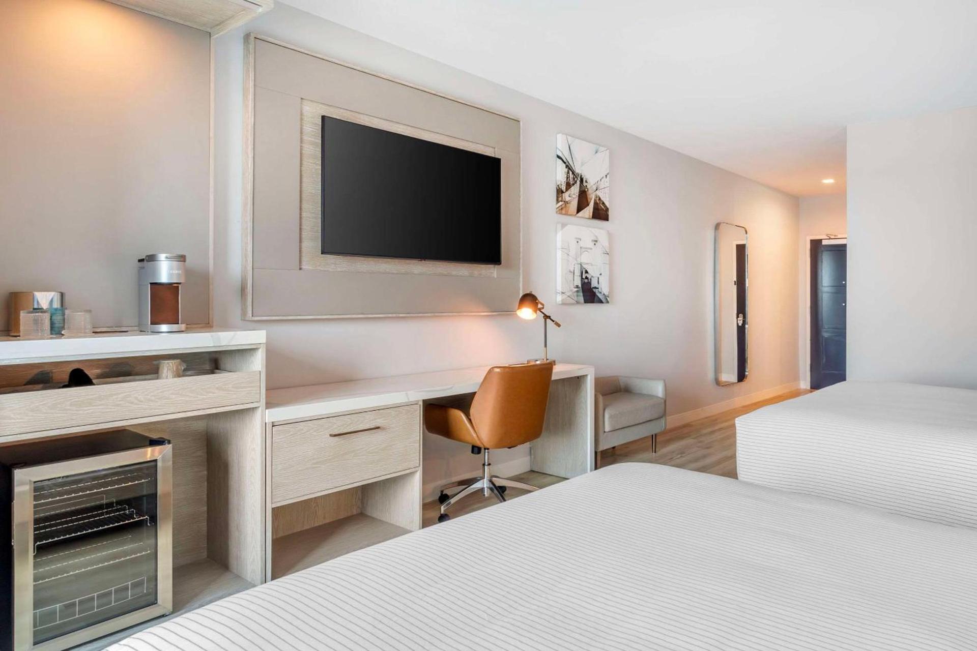 Cambria Hotel Waco University Riverfront photo 16