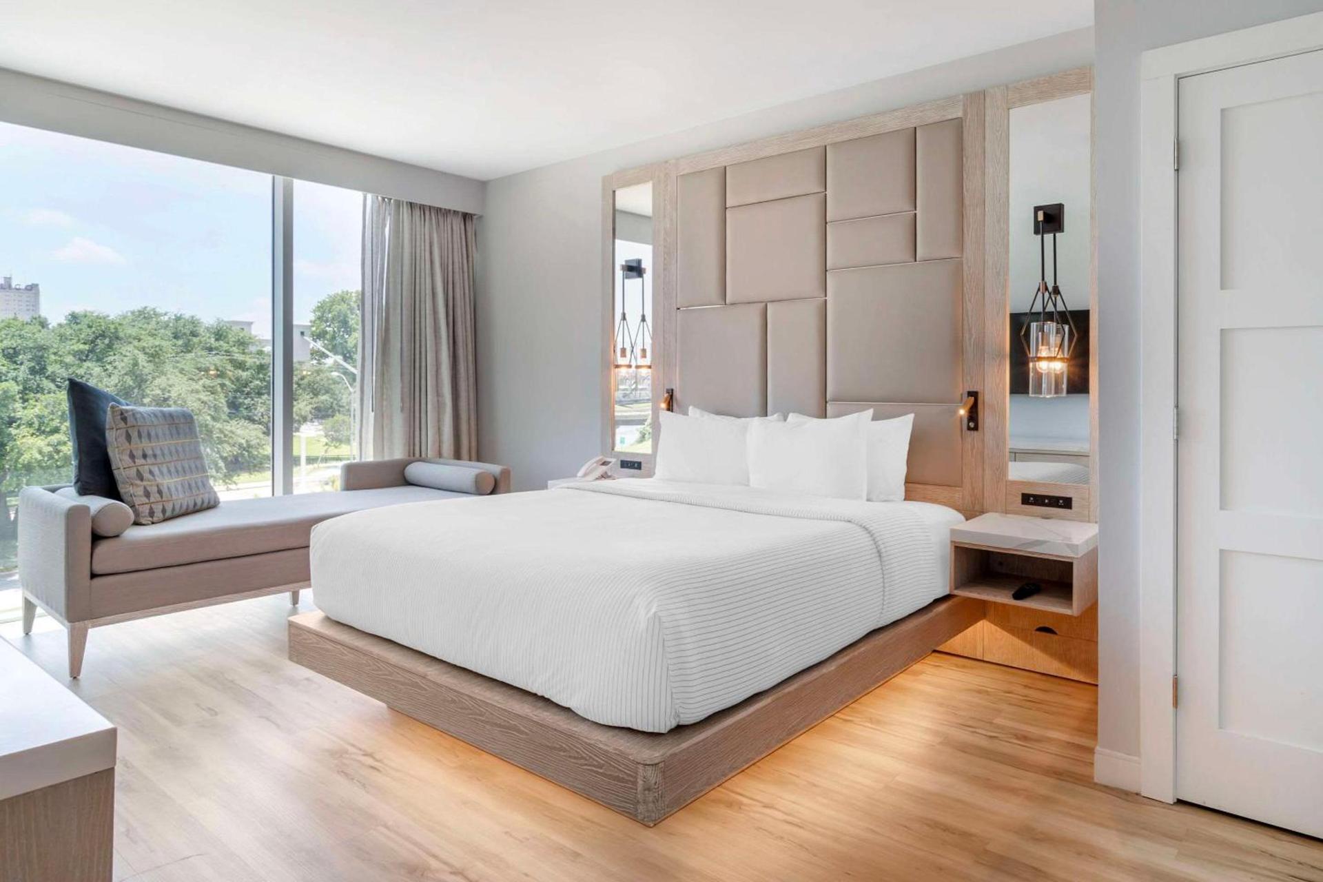 Cambria Hotel Waco University Riverfront photo 25