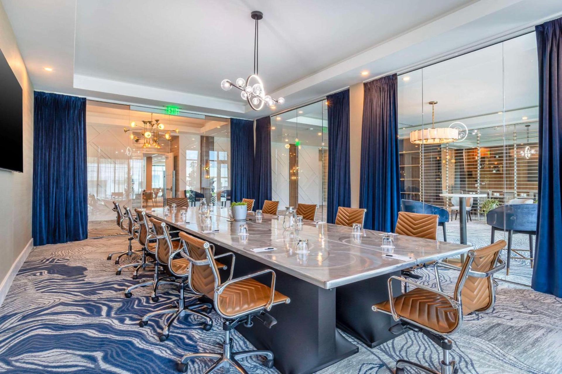 Cambria Hotel Waco University Riverfront photo 37