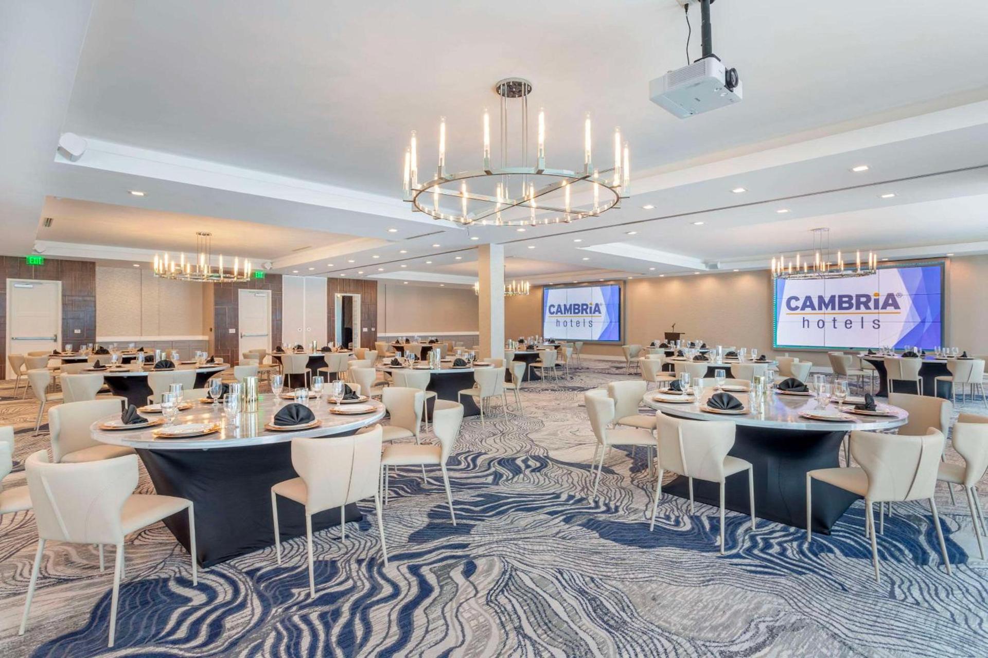 Cambria Hotel Waco University Riverfront photo 42