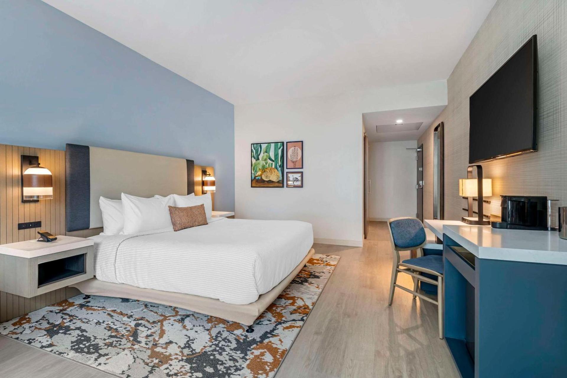 Cambria Hotel Austin Downtown photo 12