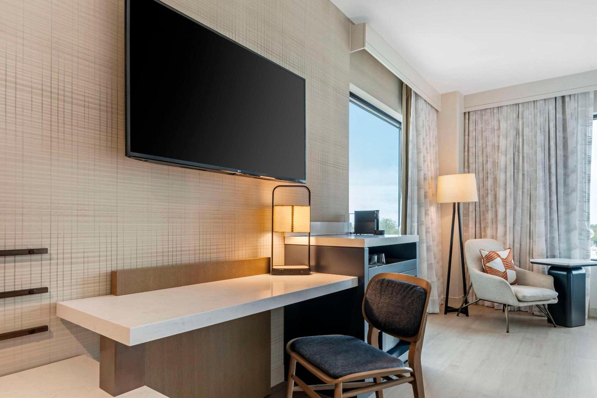 Cambria Hotel Austin Downtown photo 17