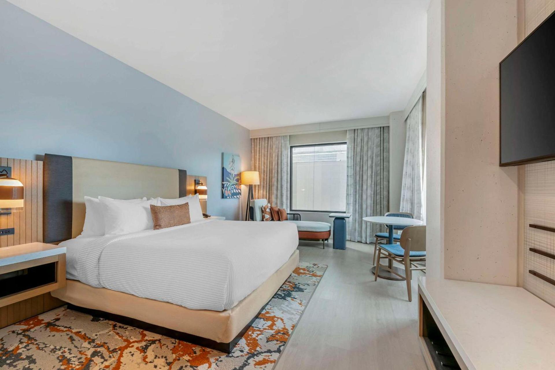 Cambria Hotel Austin Downtown photo 26