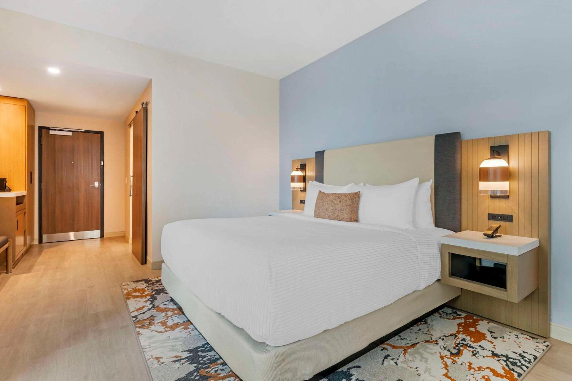 Cambria Hotel Austin Downtown photo 25