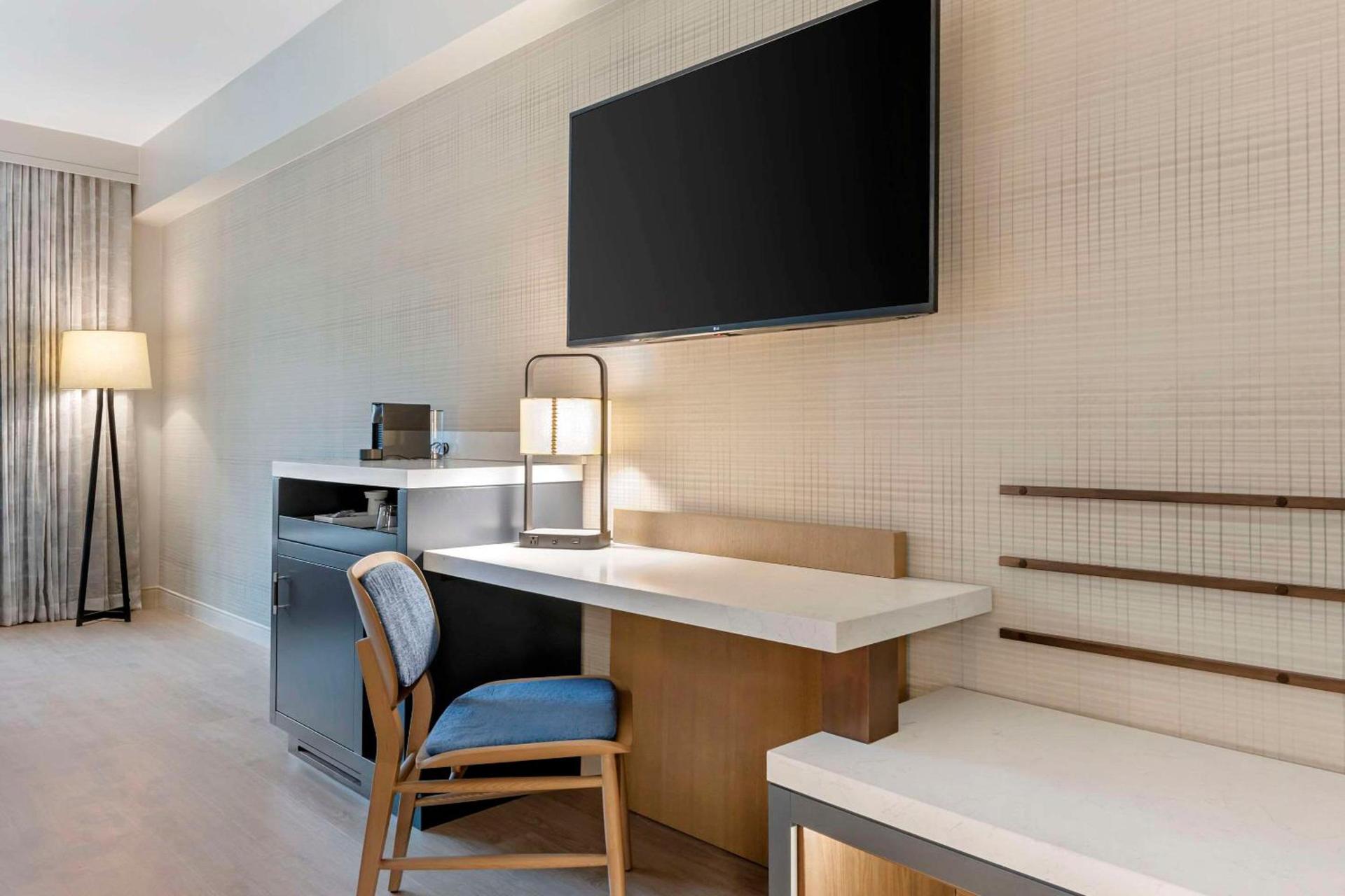 Cambria Hotel Austin Downtown photo 34