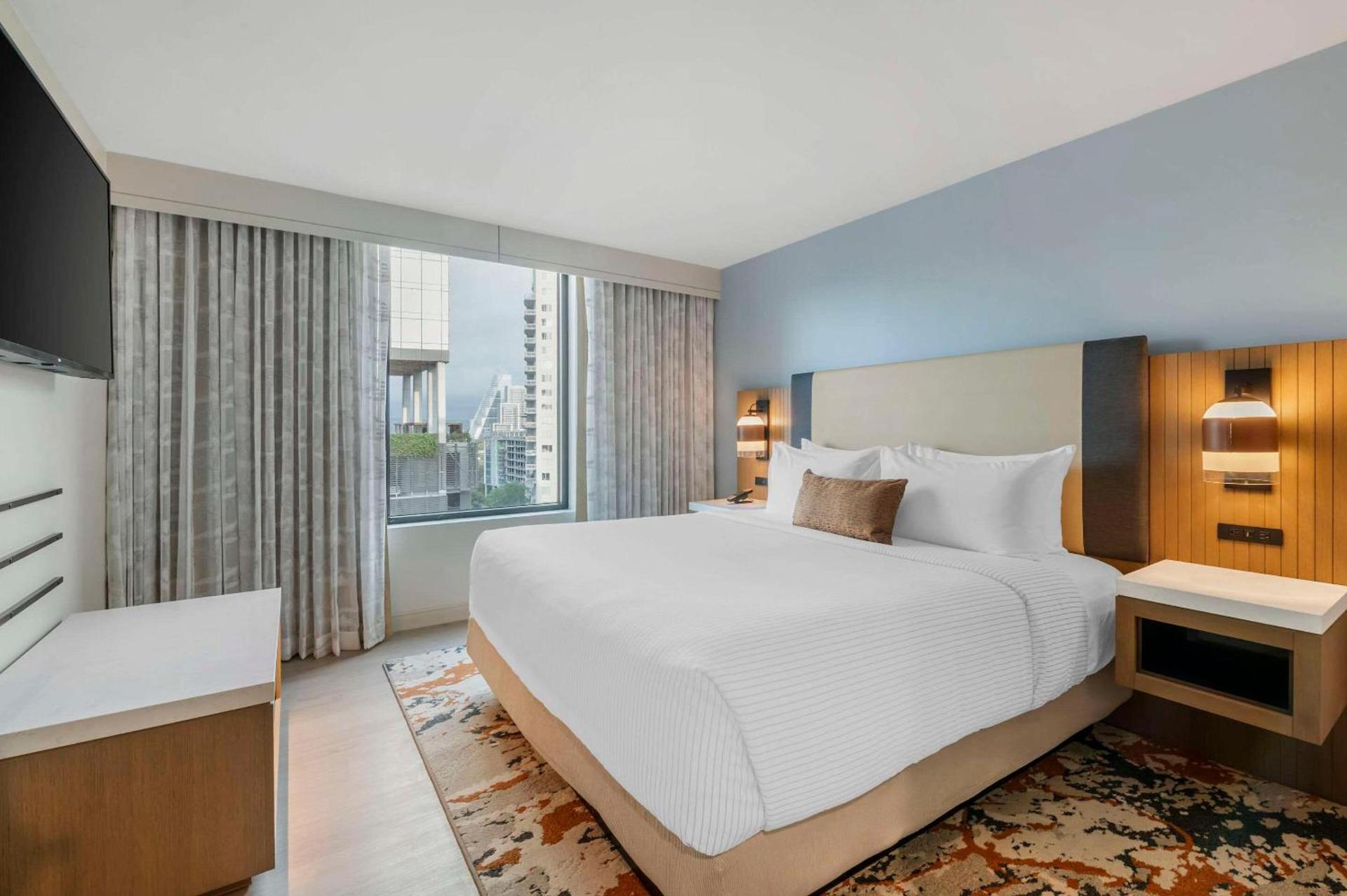 Cambria Hotel Austin Downtown photo 44