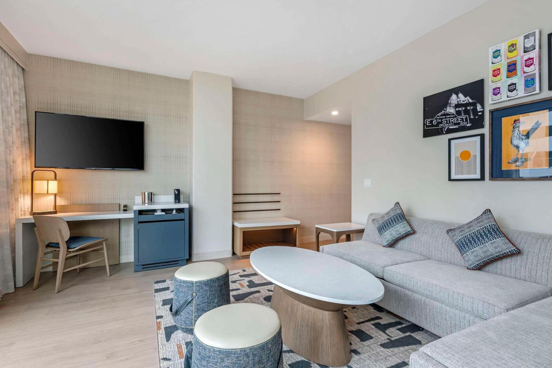 Cambria Hotel Austin Downtown photo 45
