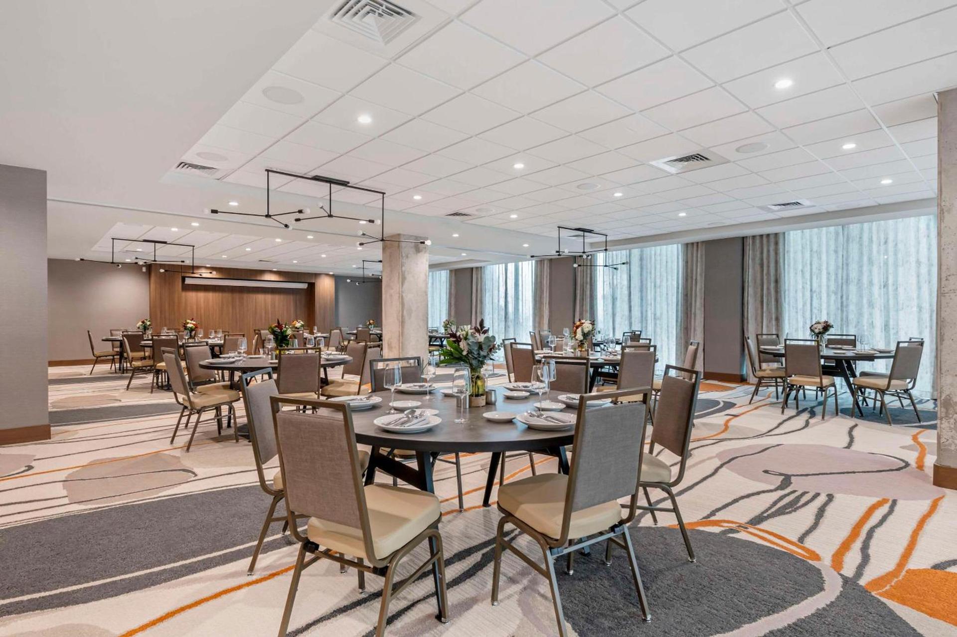 Cambria Hotel Austin Downtown photo 64