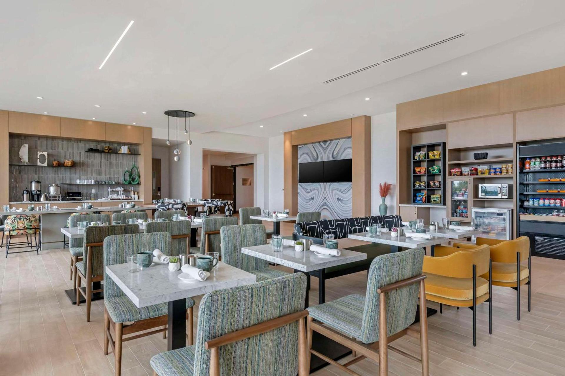 Cambria Hotel Austin Downtown photo 68