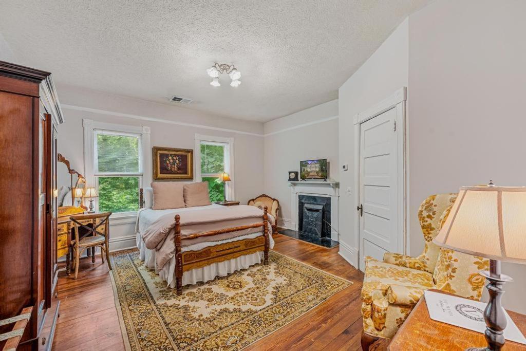 Veranda Historic Inn photo 14