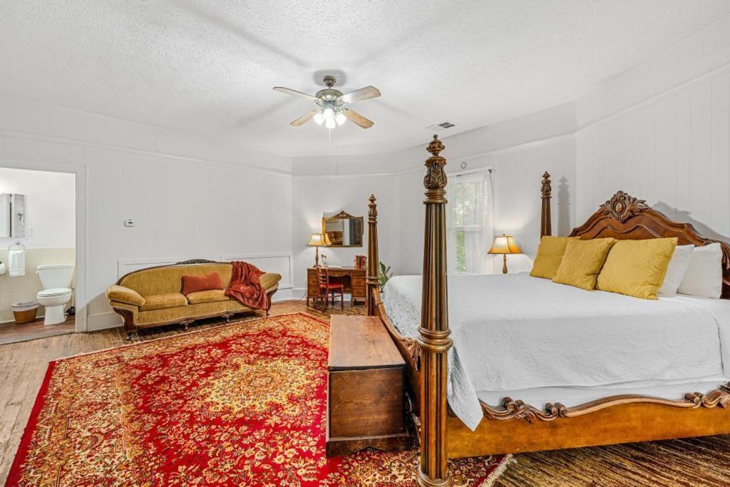 Veranda Historic Inn photo 82