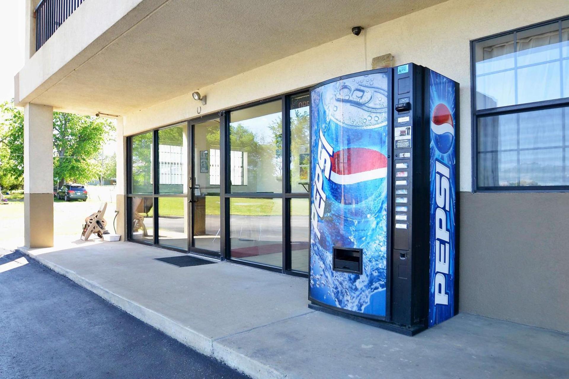 Motel 6-Atoka, OK photo 38