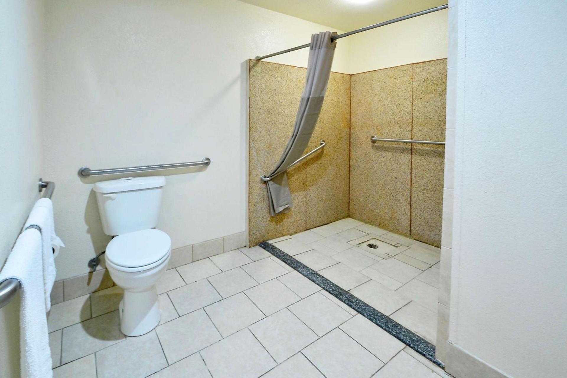 Motel 6-Atoka, OK photo 37