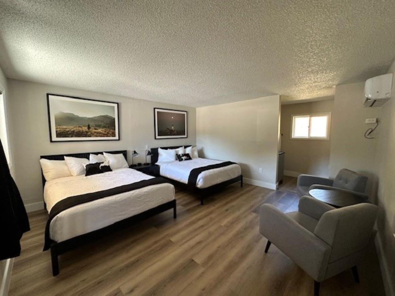Western Lodge photo 13