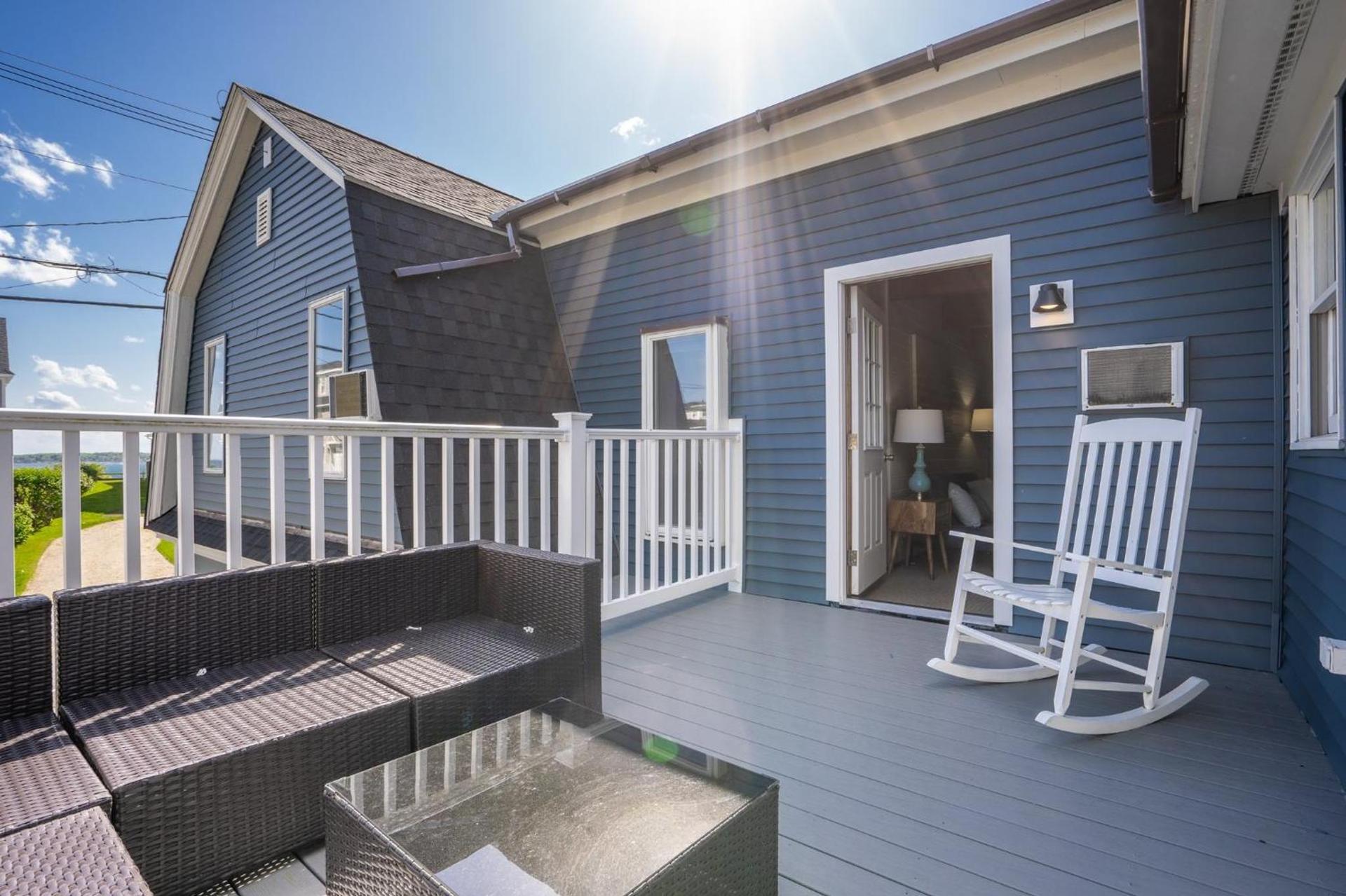 The Lighthouse Inn & Suites photo 31