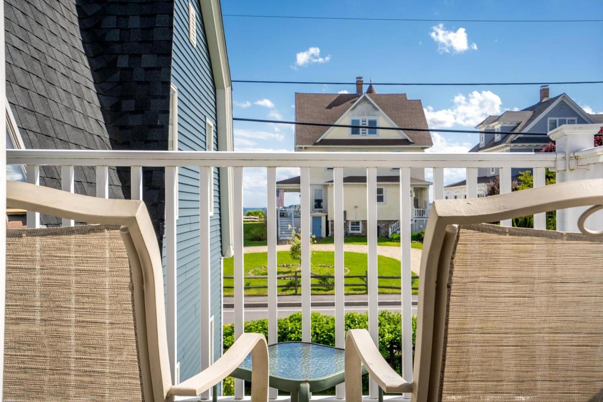 The Lighthouse Inn & Suites photo 32