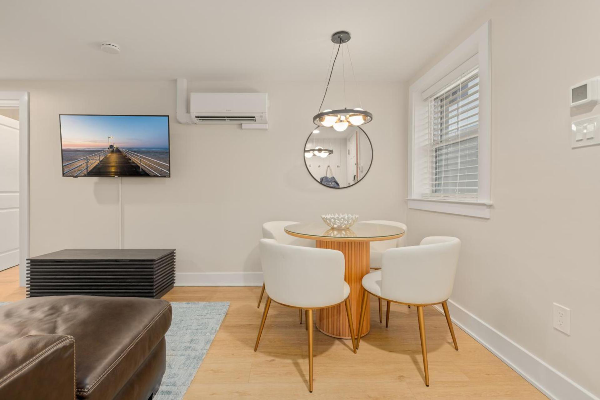 Surrey Beach House photo 12