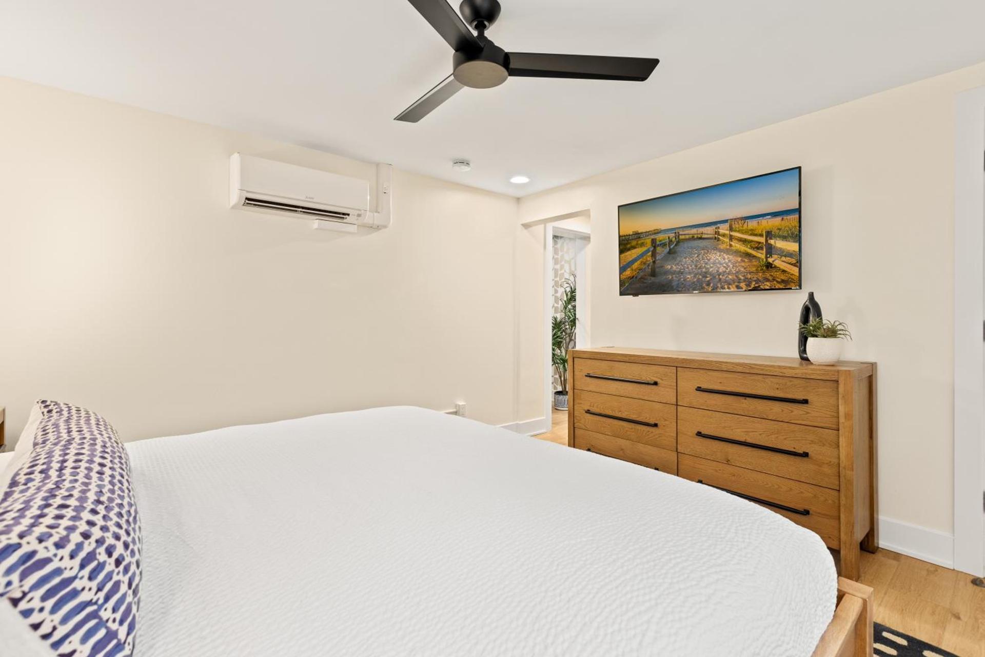 Surrey Beach House photo 14