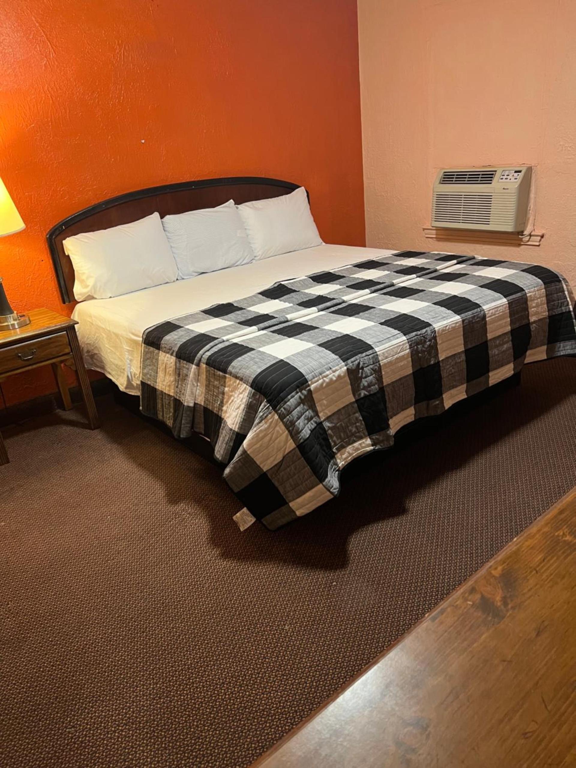 Budget Inn Fairfield photo 10