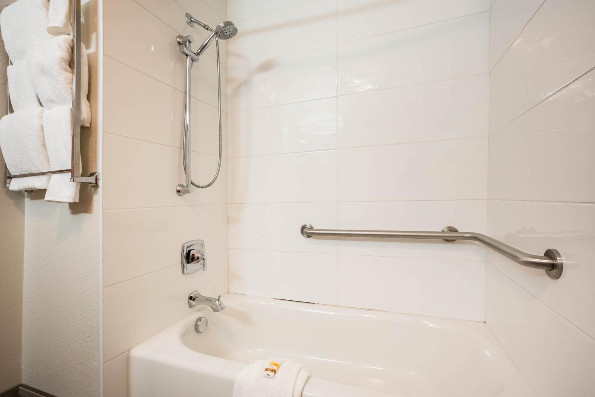 La Quinta by Wyndham Grants Pass photo 41