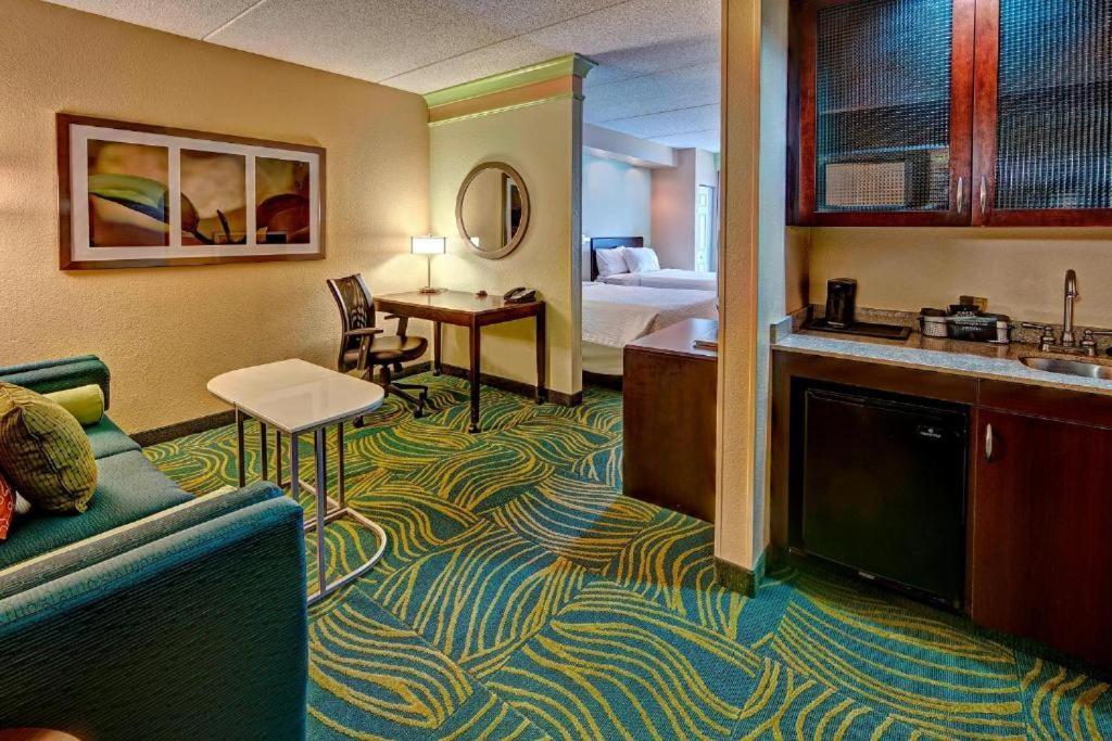 SpringHill Suites Norfolk Old Dominion University photo 18
