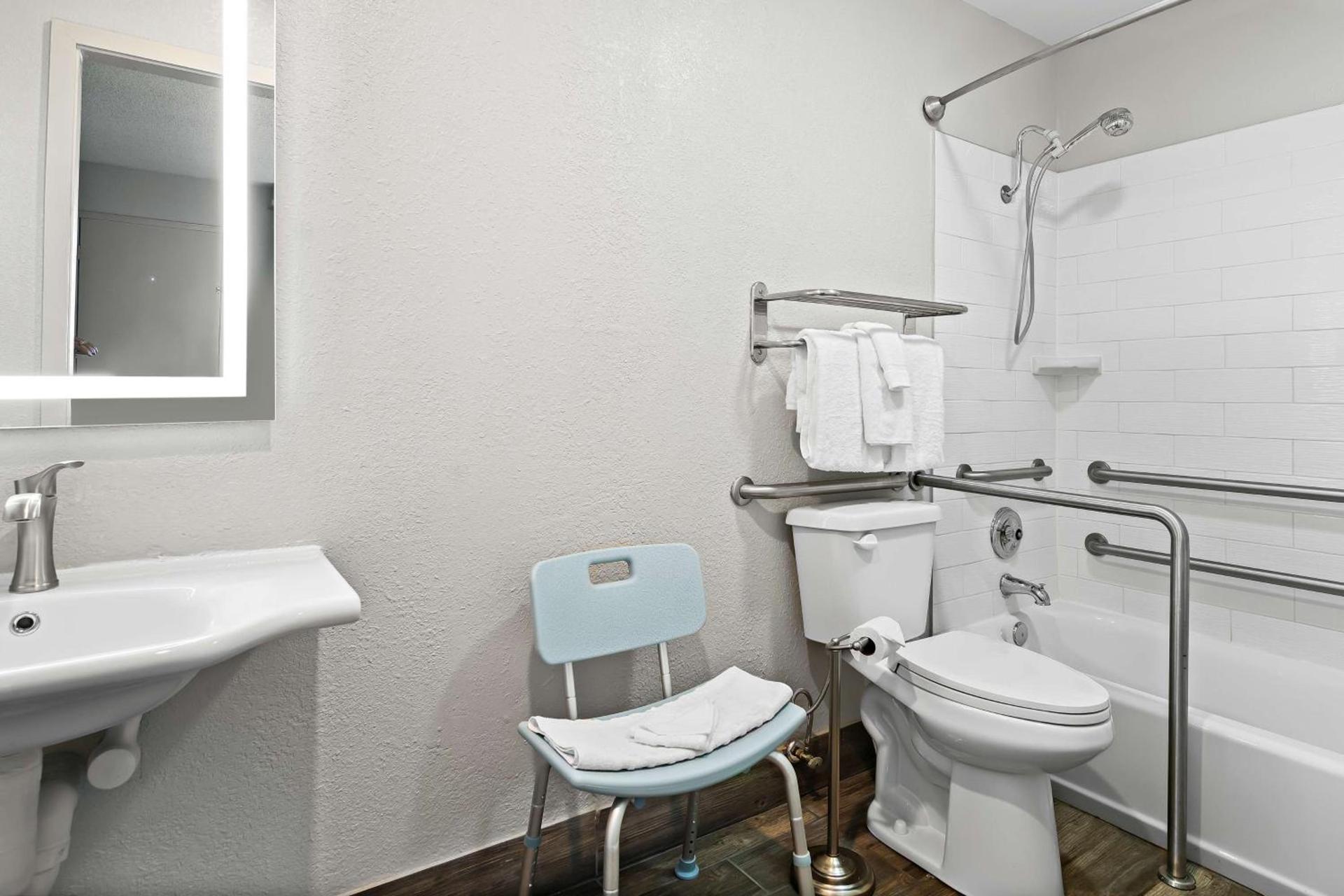 Best Western The Oasis at Joplin photo 20
