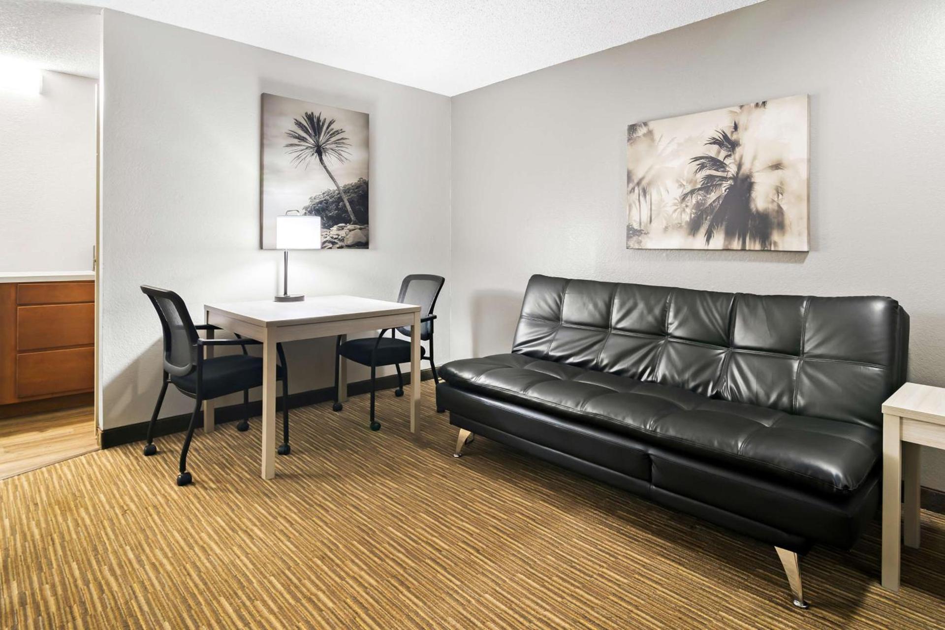 Best Western The Oasis at Joplin photo 26