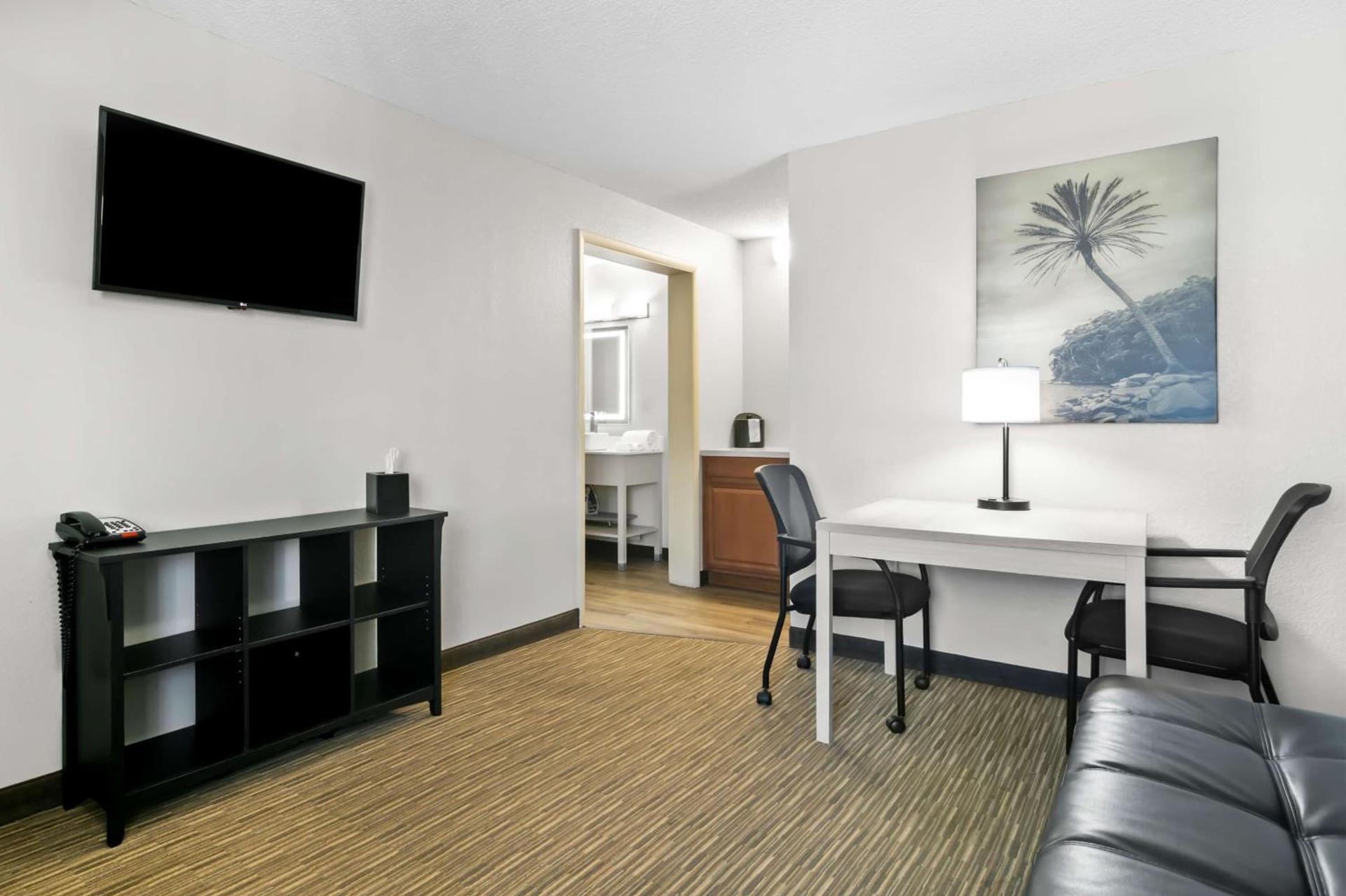 Best Western The Oasis at Joplin photo 27