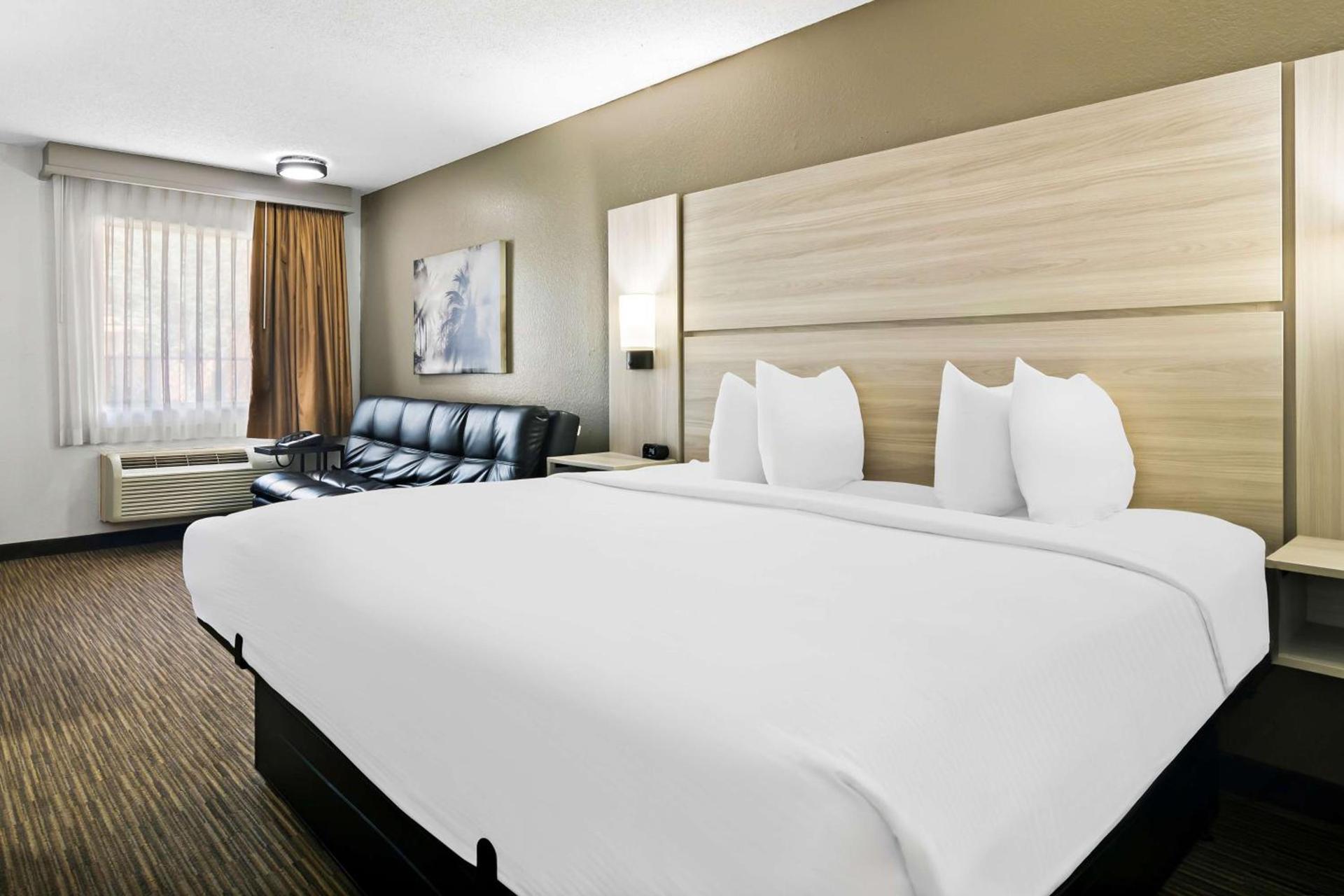 Best Western The Oasis at Joplin photo 32