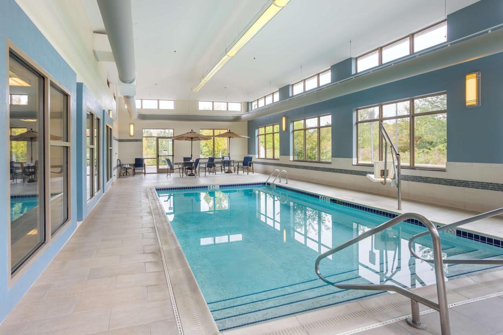 Best Western PLUS University Park Inn & Suites photo 2
