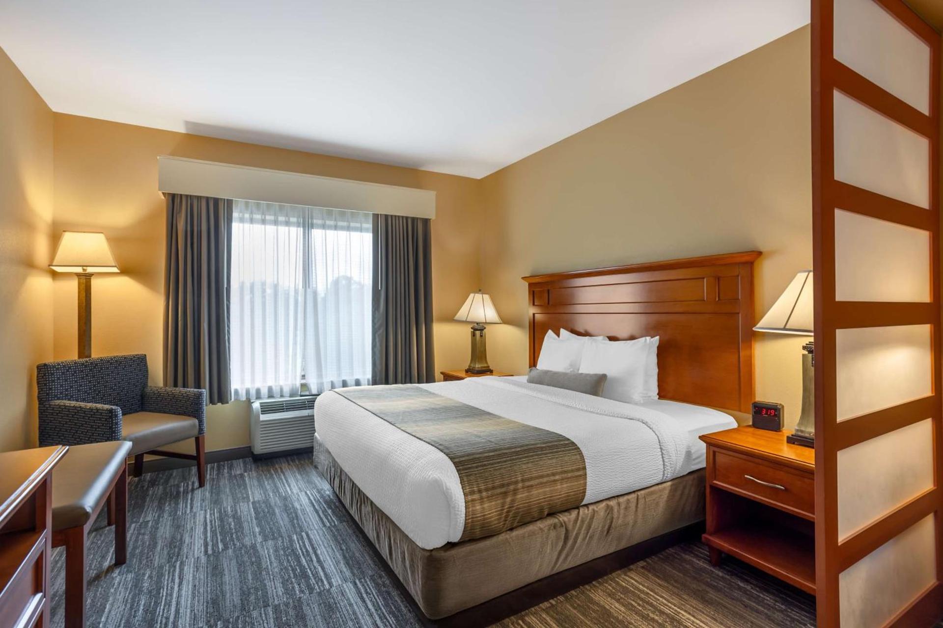 Best Western PLUS University Park Inn & Suites photo 4