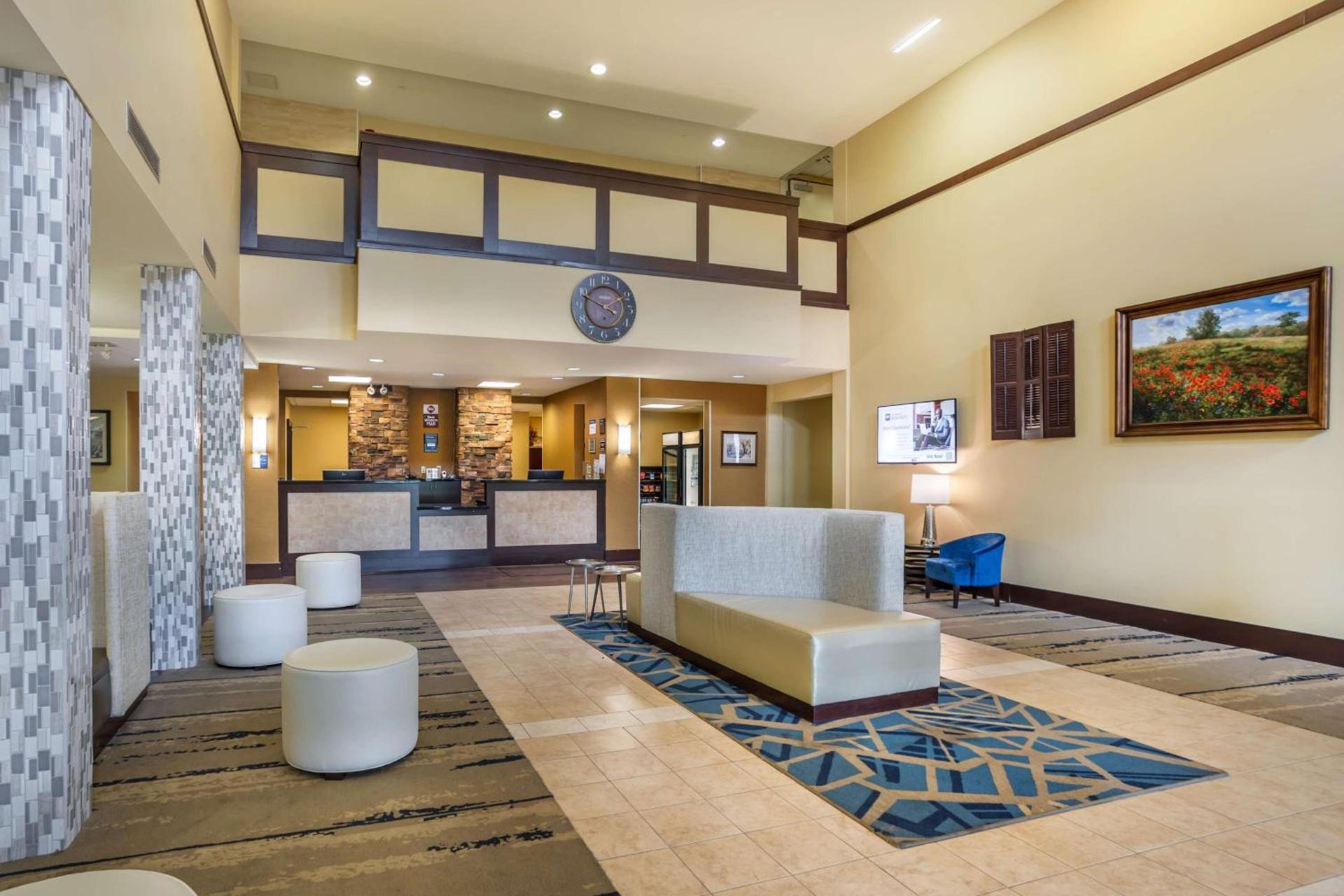 Best Western PLUS University Park Inn & Suites photo 7
