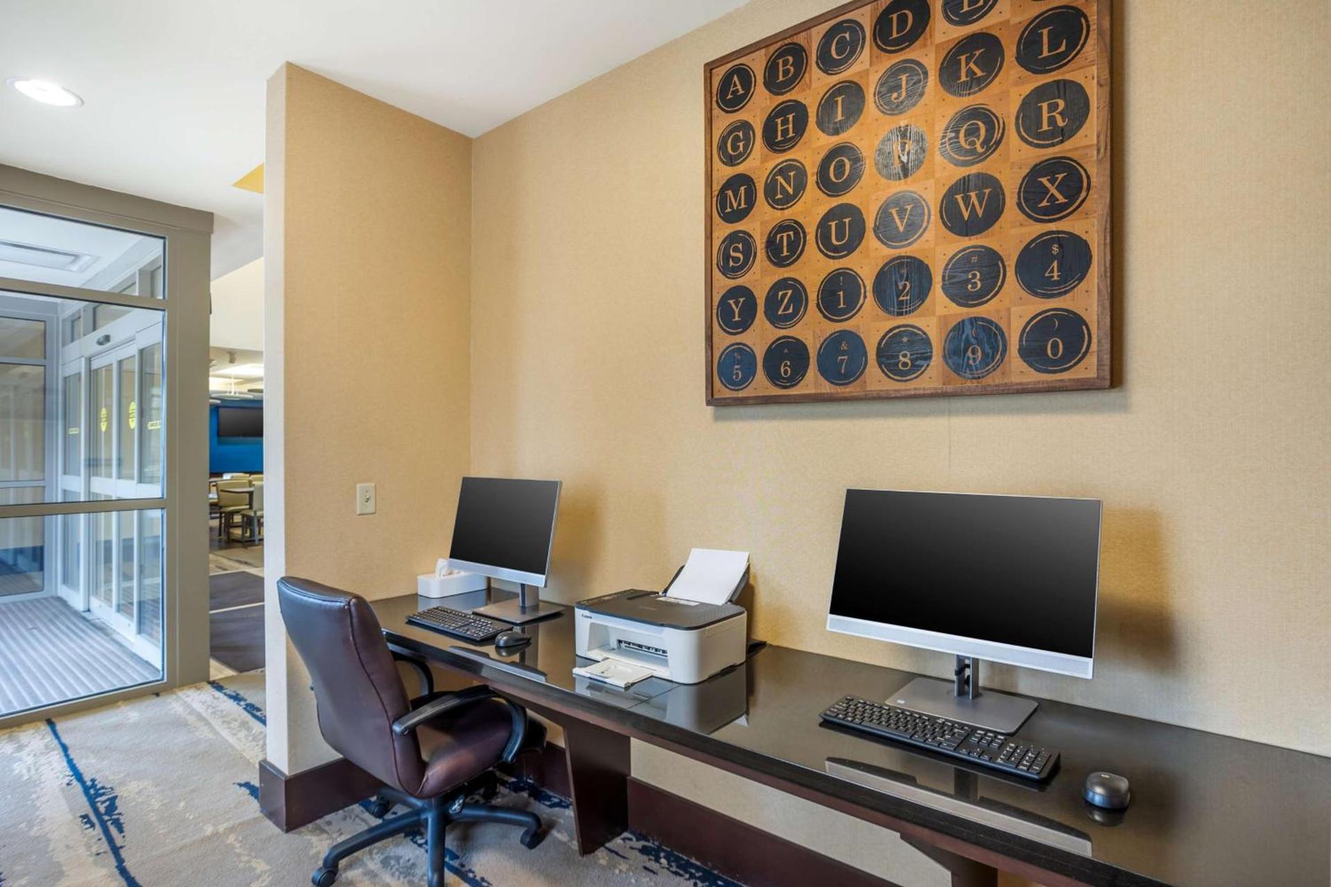 Best Western PLUS University Park Inn & Suites photo 12