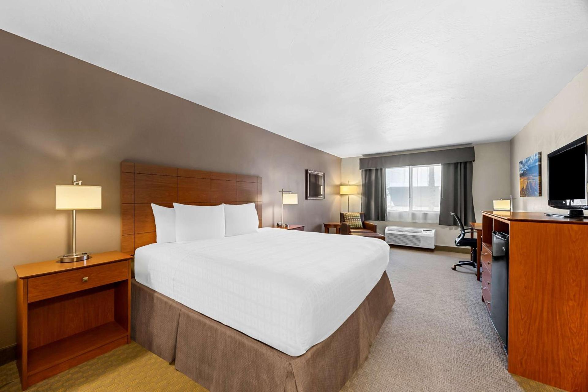Best Western Inn at the Rogue photo 14