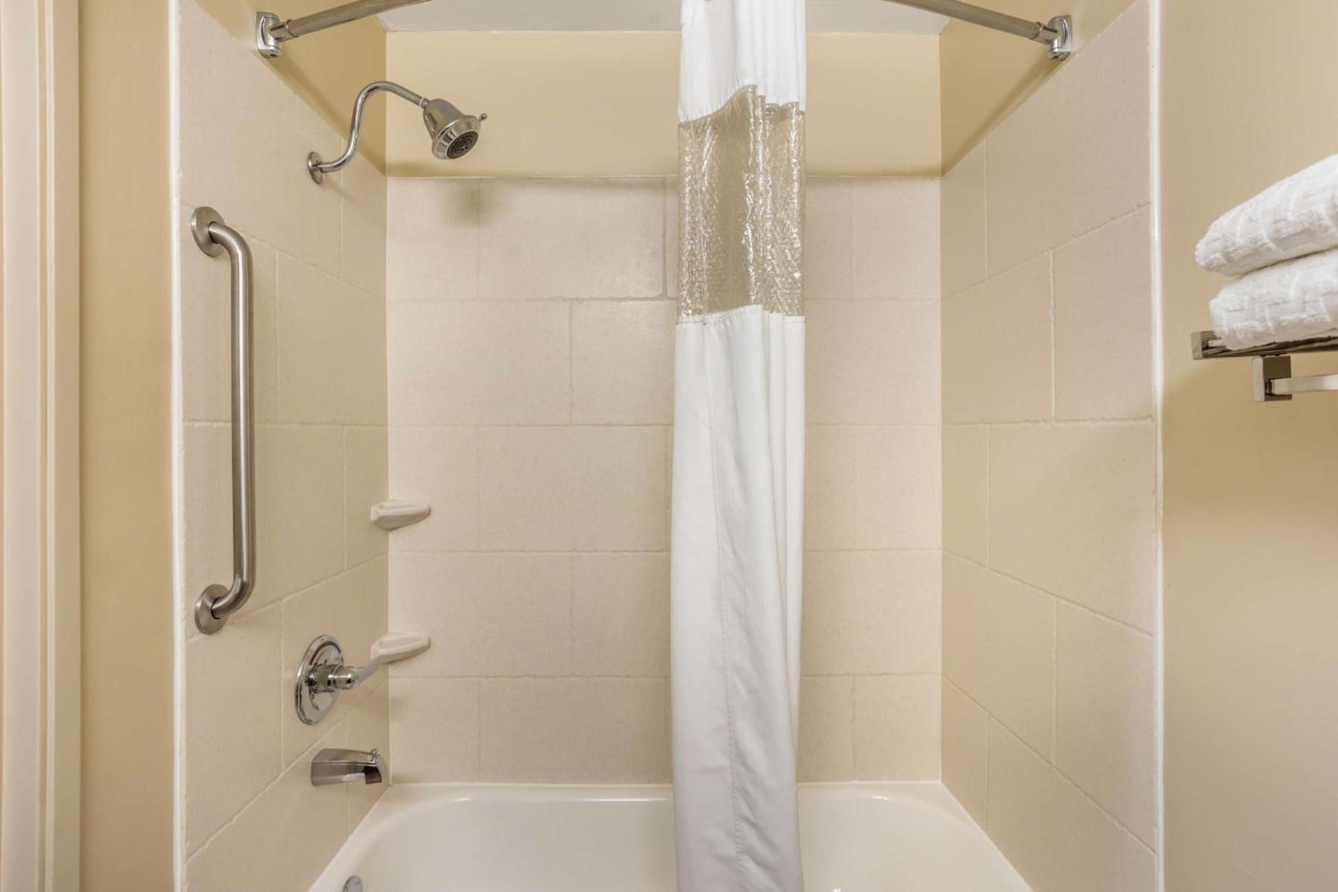 Best Western PLUS University Park Inn & Suites photo 20