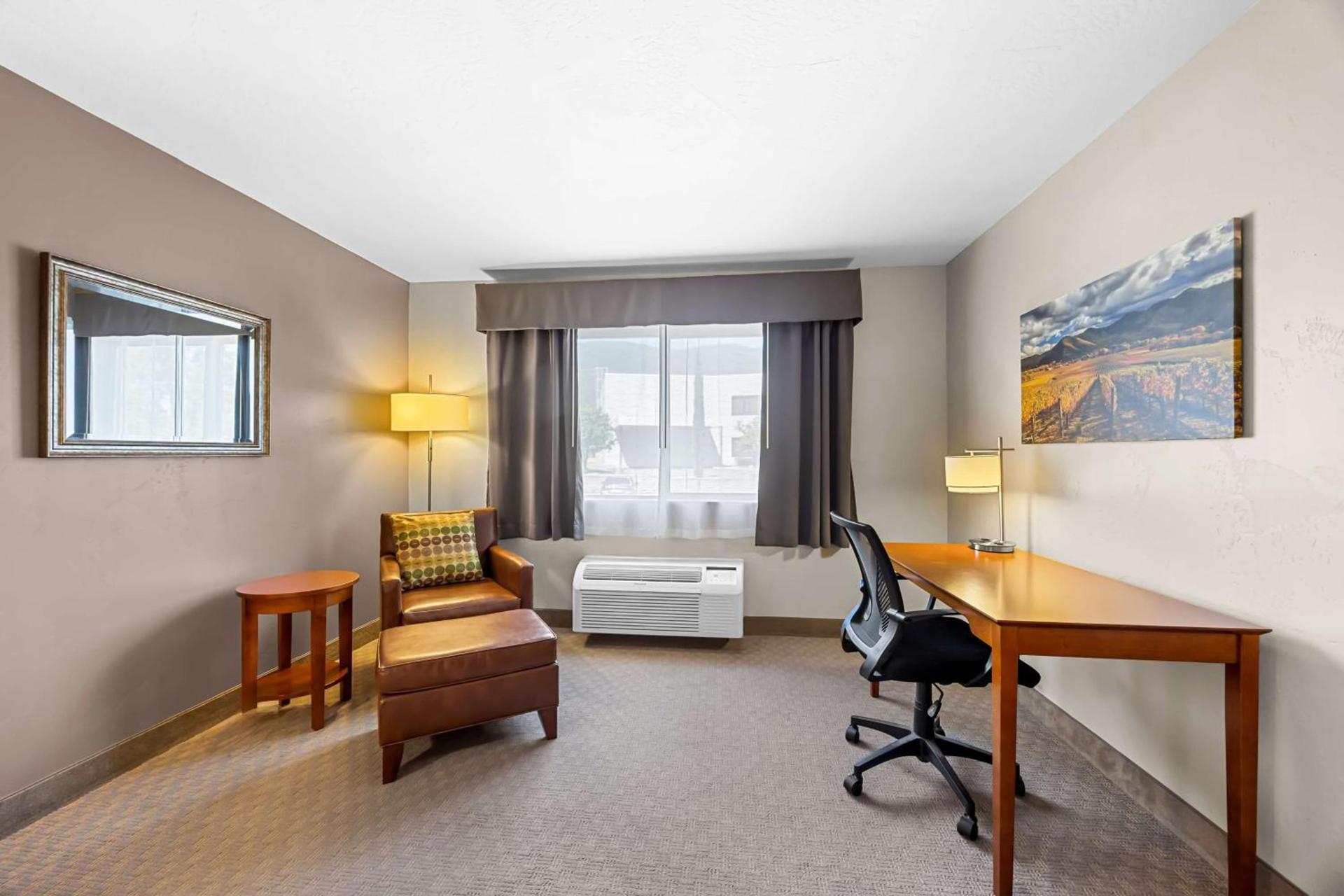 Best Western Inn at the Rogue photo 16