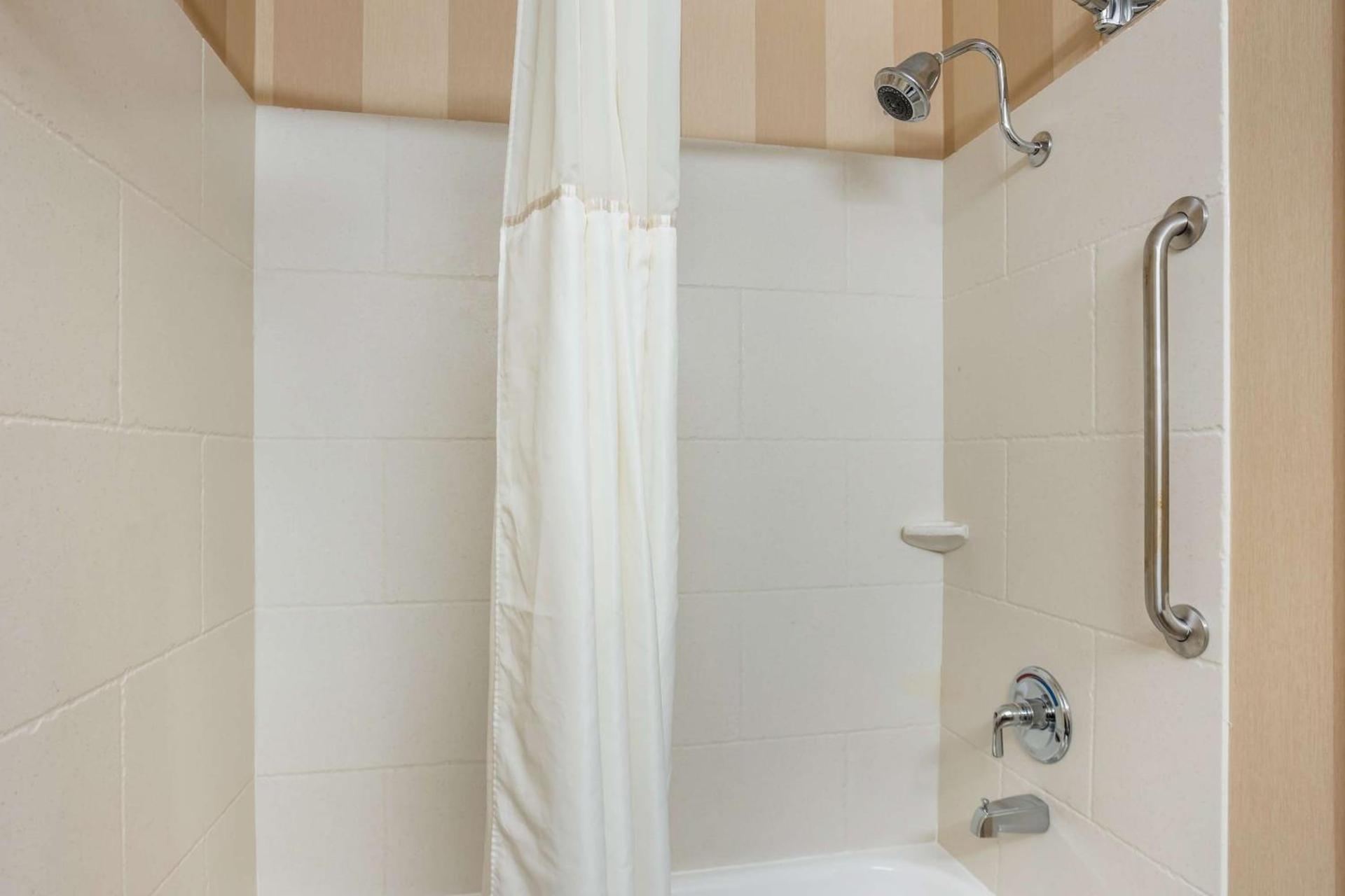Best Western PLUS University Park Inn & Suites photo 25
