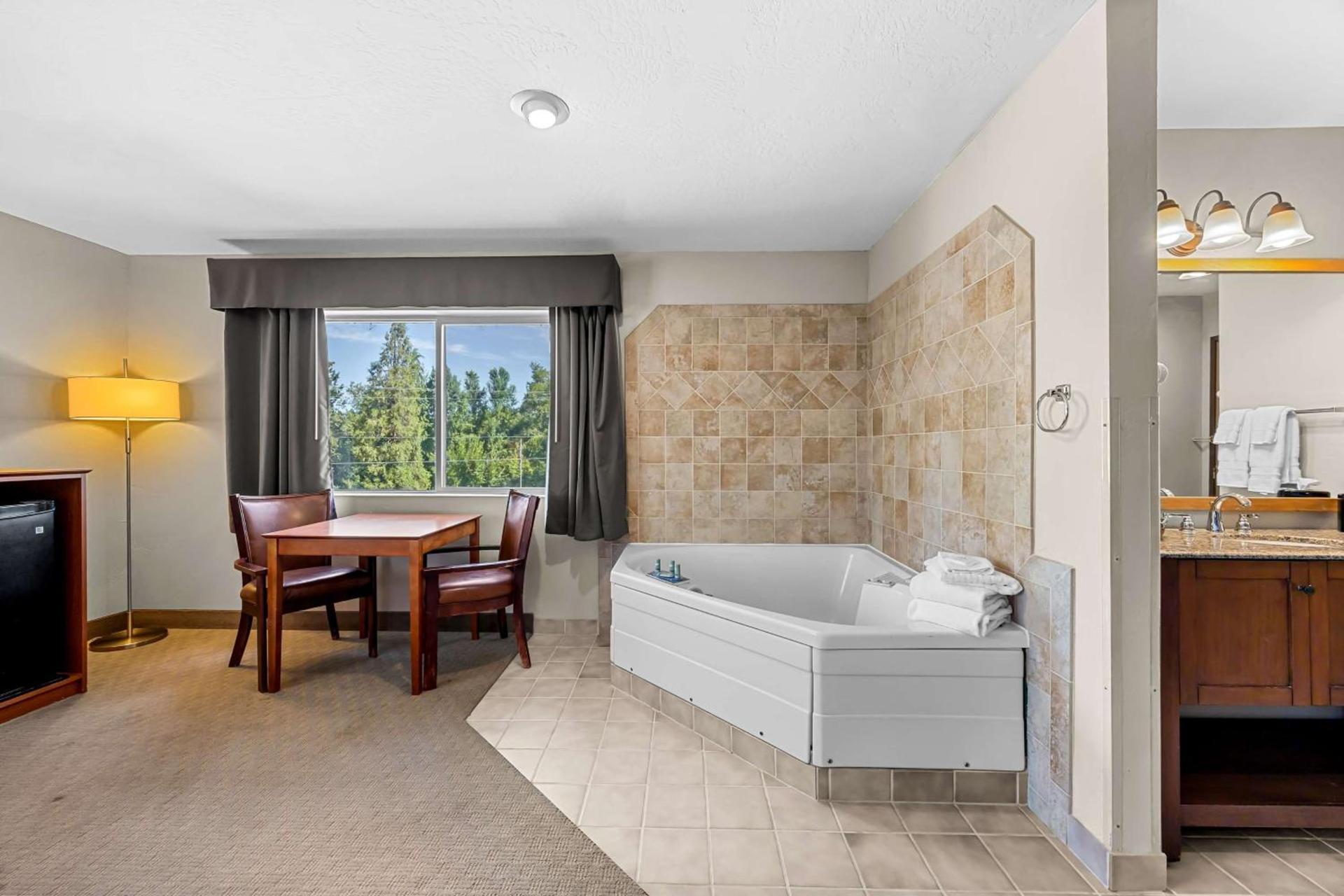 Best Western Inn at the Rogue photo 27