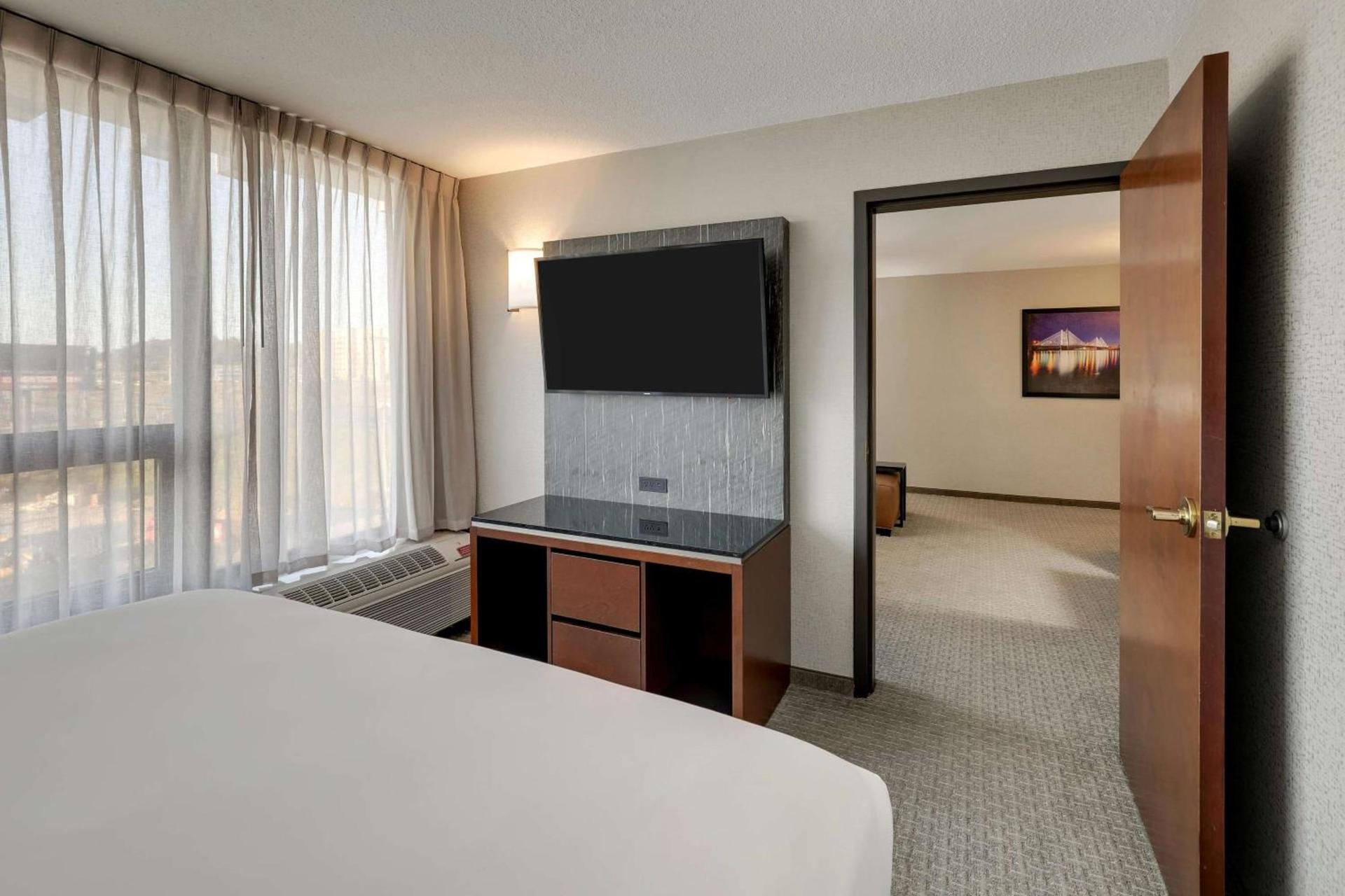 Drury Inn & Suites Cape Girardeau photo 25