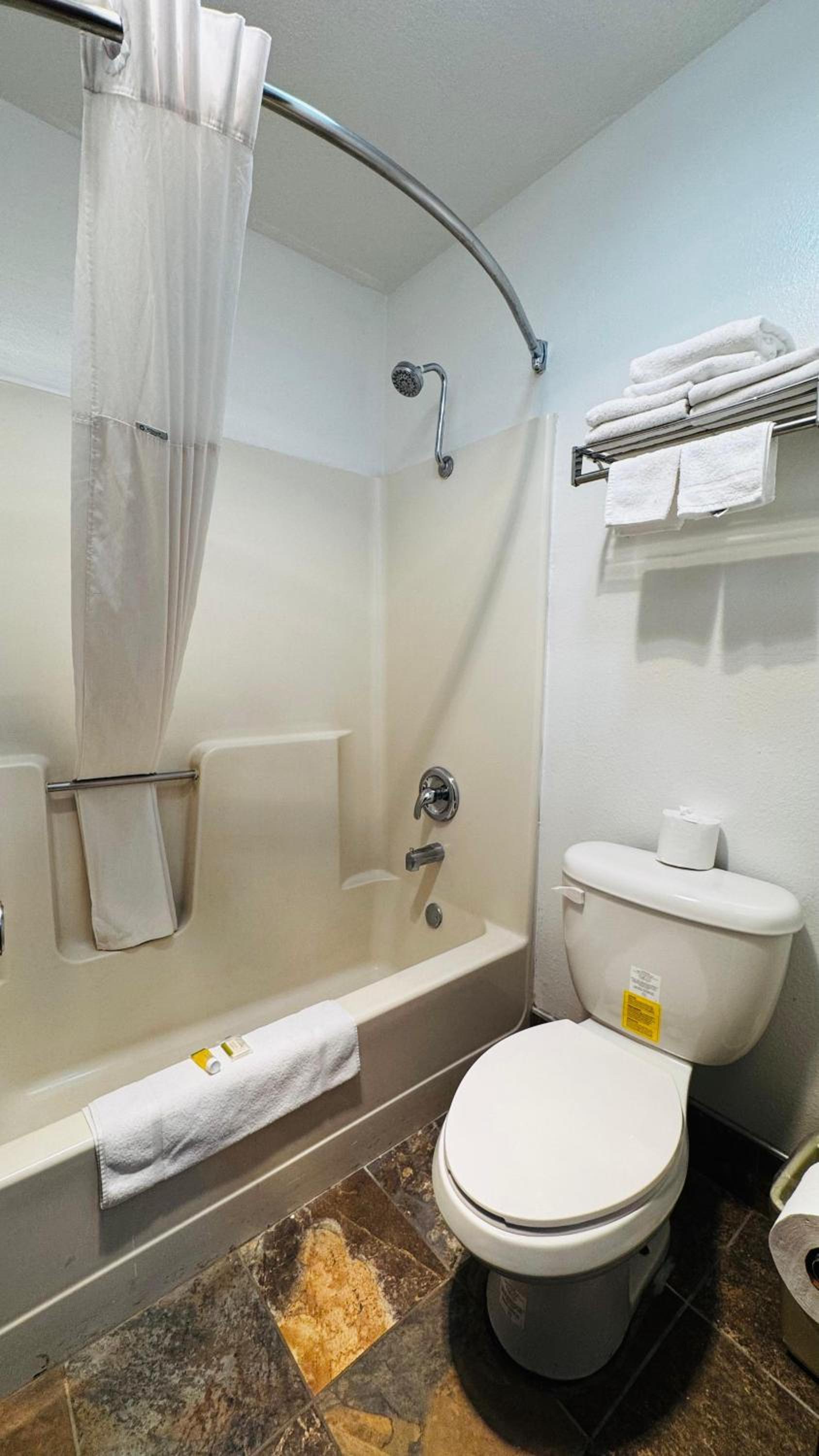 Days Inn by Wyndham North Platte photo 22