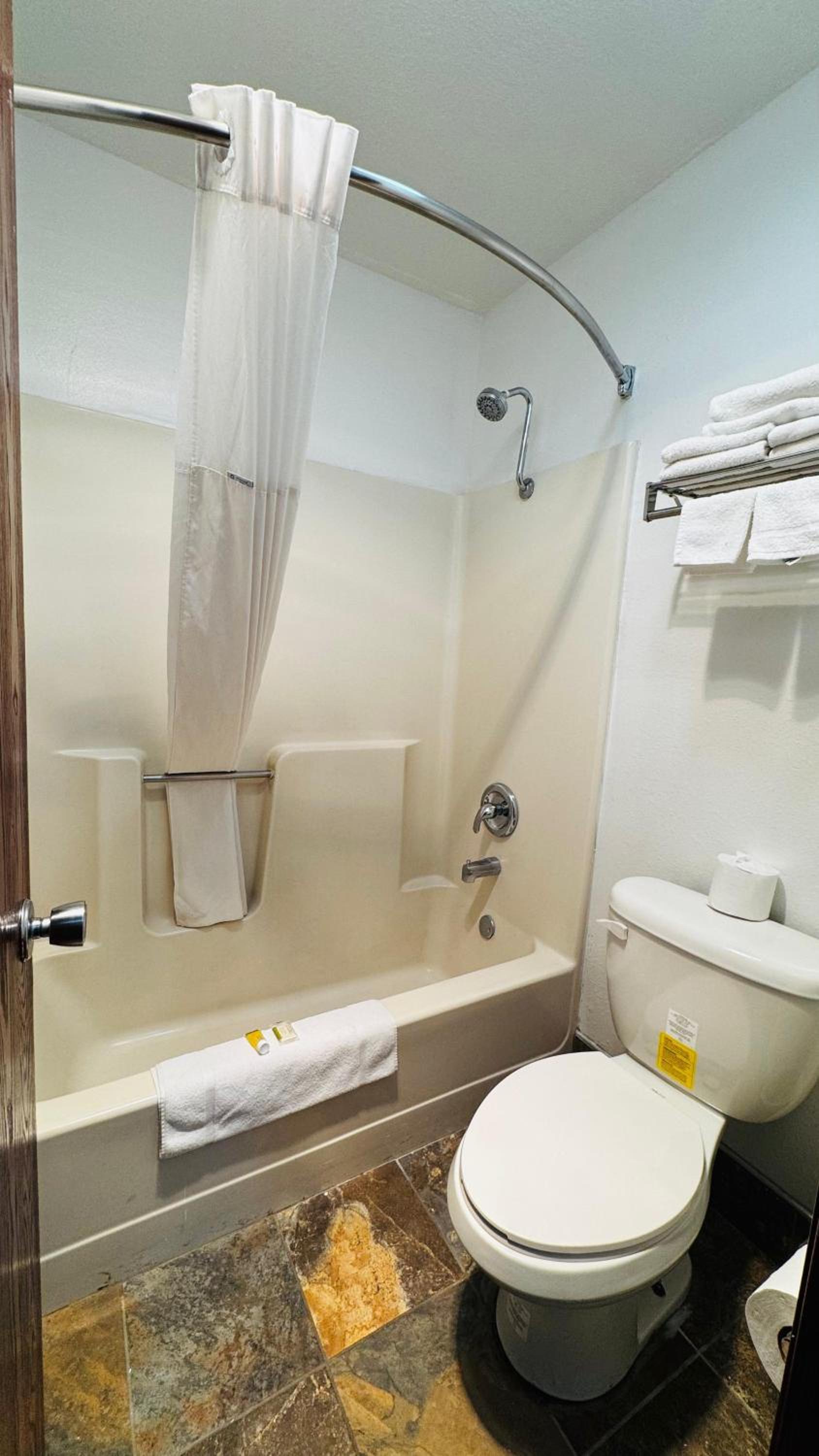 Days Inn by Wyndham North Platte photo 24