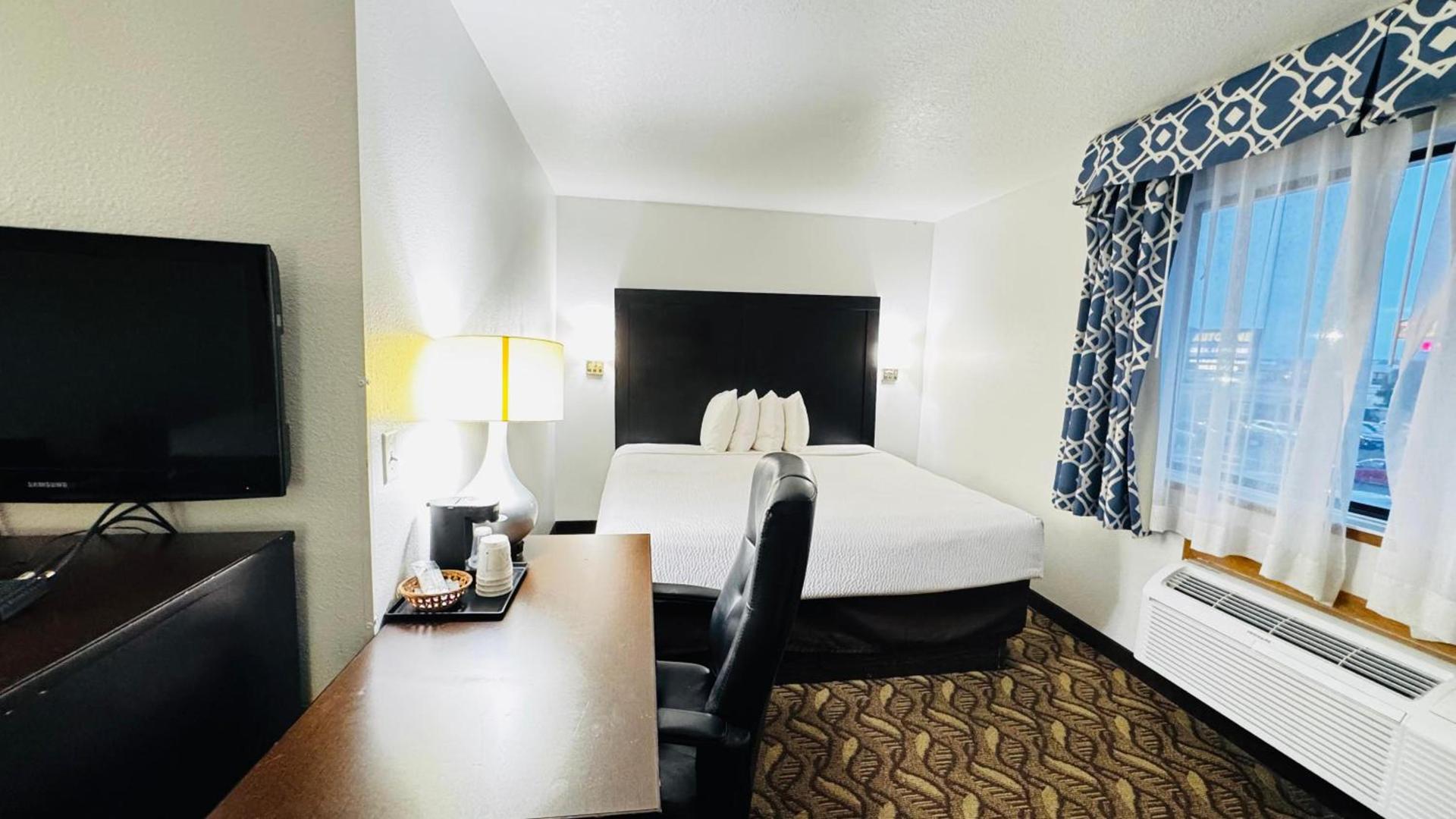 Days Inn by Wyndham North Platte photo 36