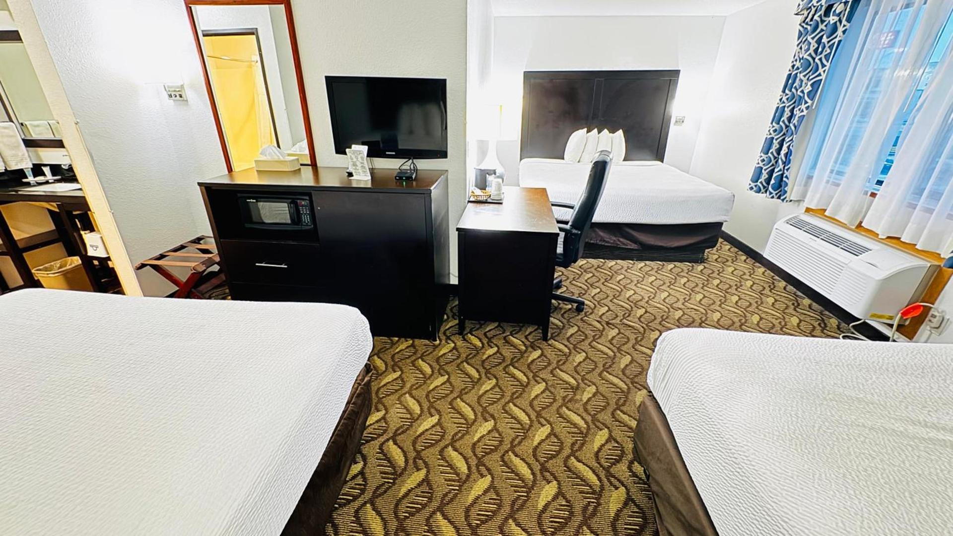 Days Inn by Wyndham North Platte photo 37
